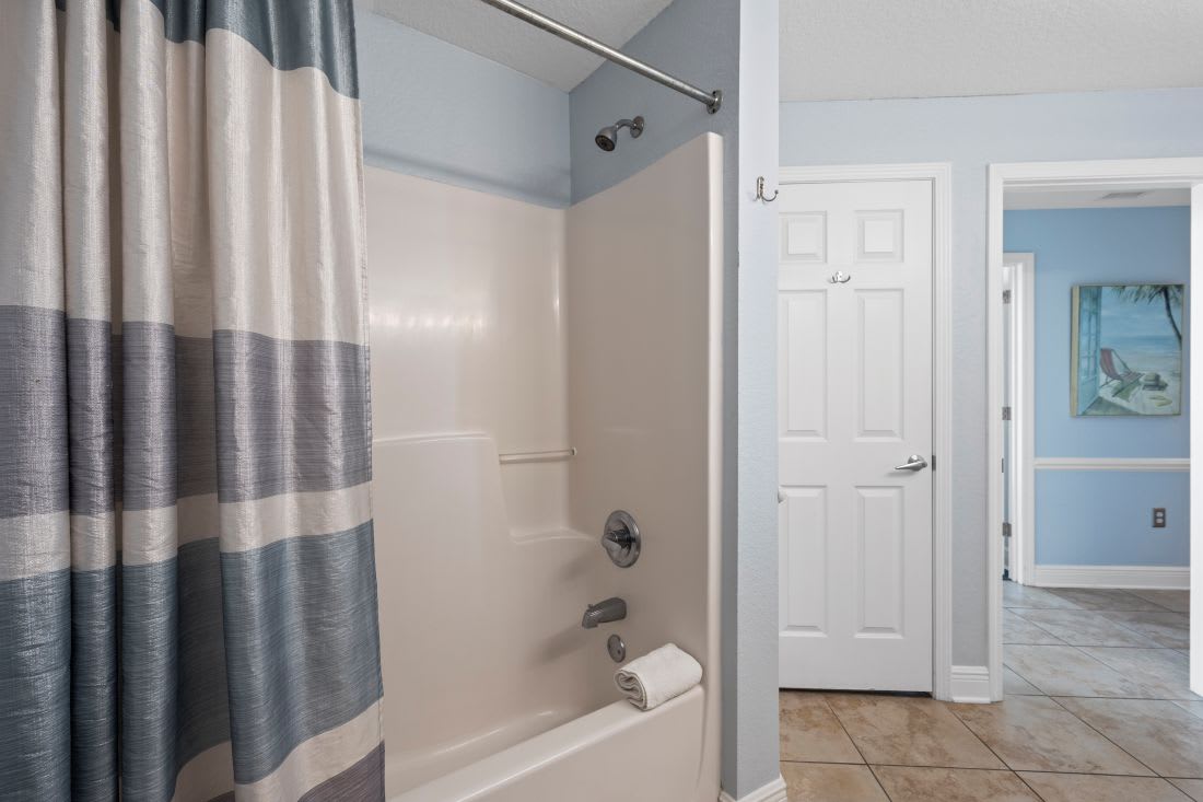 30 Crystal Shores West 208 Bathroom 3