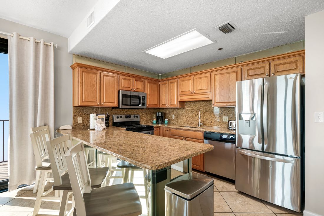 11 Phoenix East 1201 Kitchen