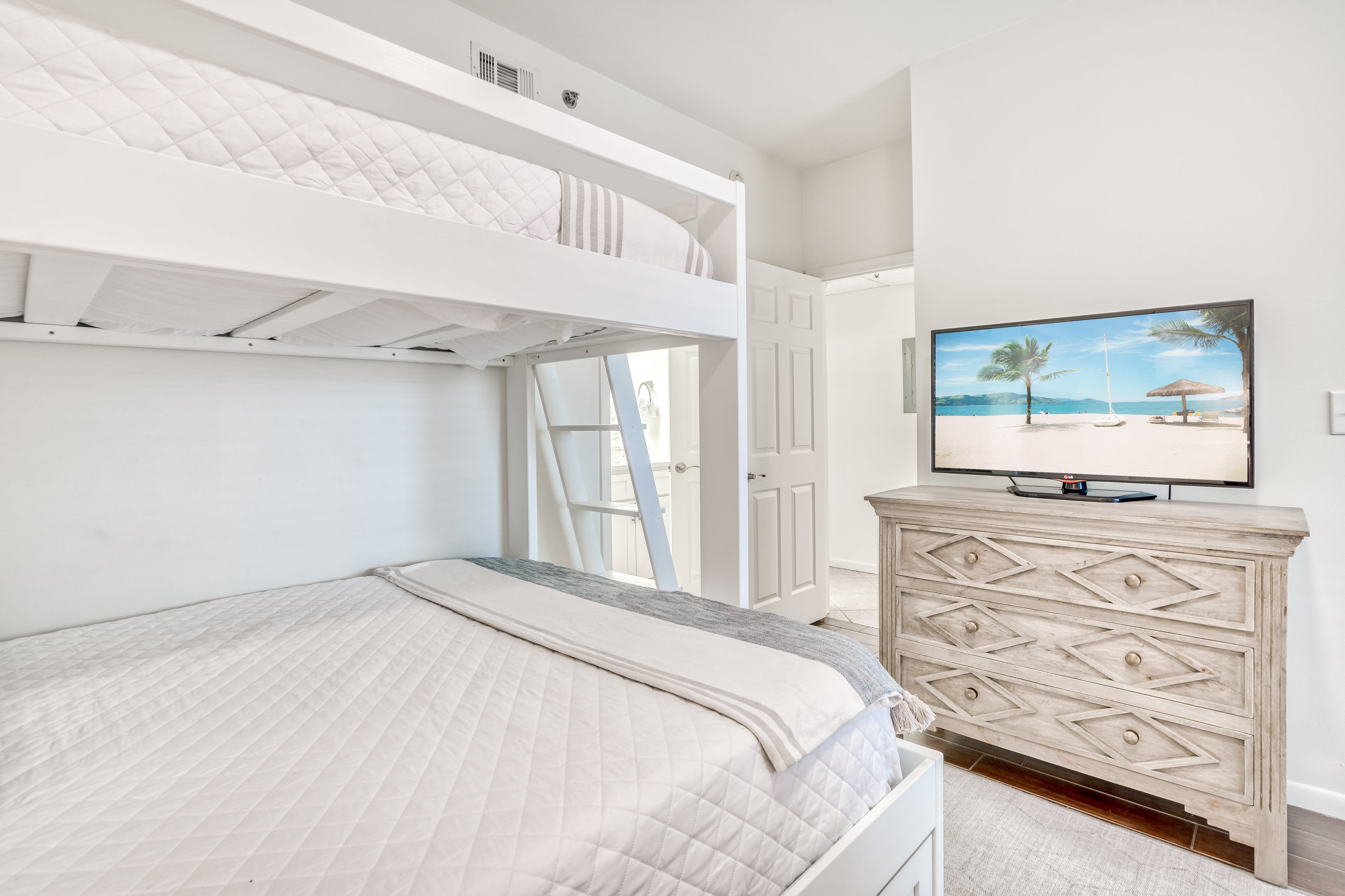 Bunk Room - Access to Guest Bathroom