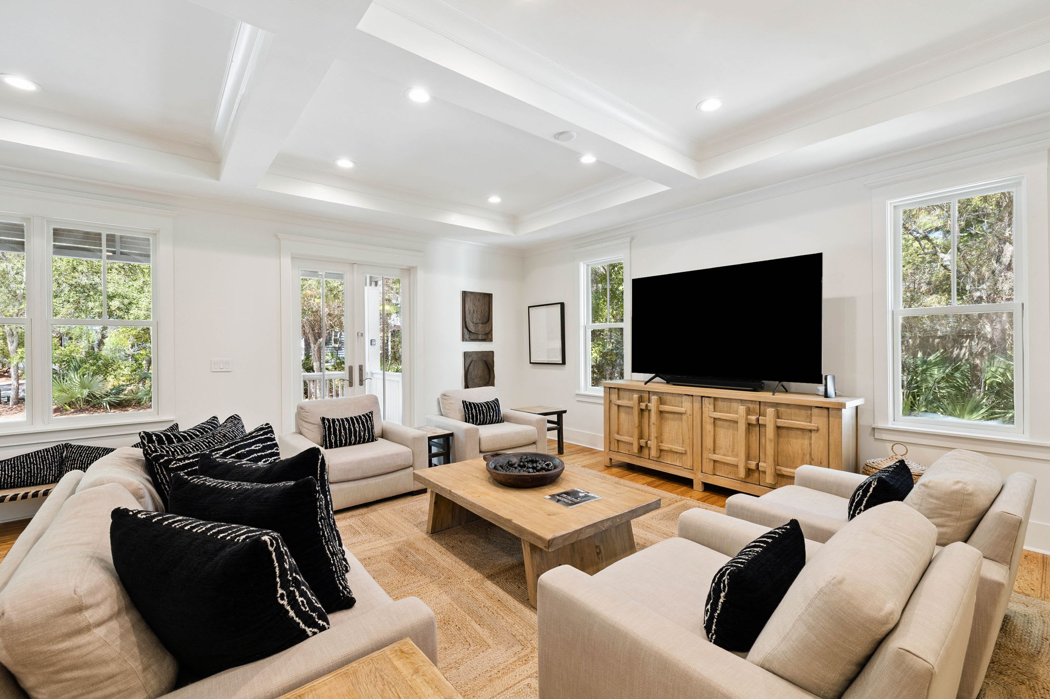 Open & Inviting Living Area