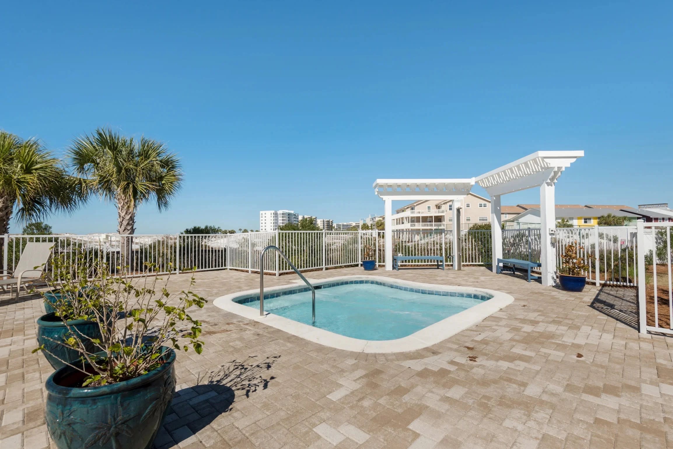 Magnolia House hot tub 