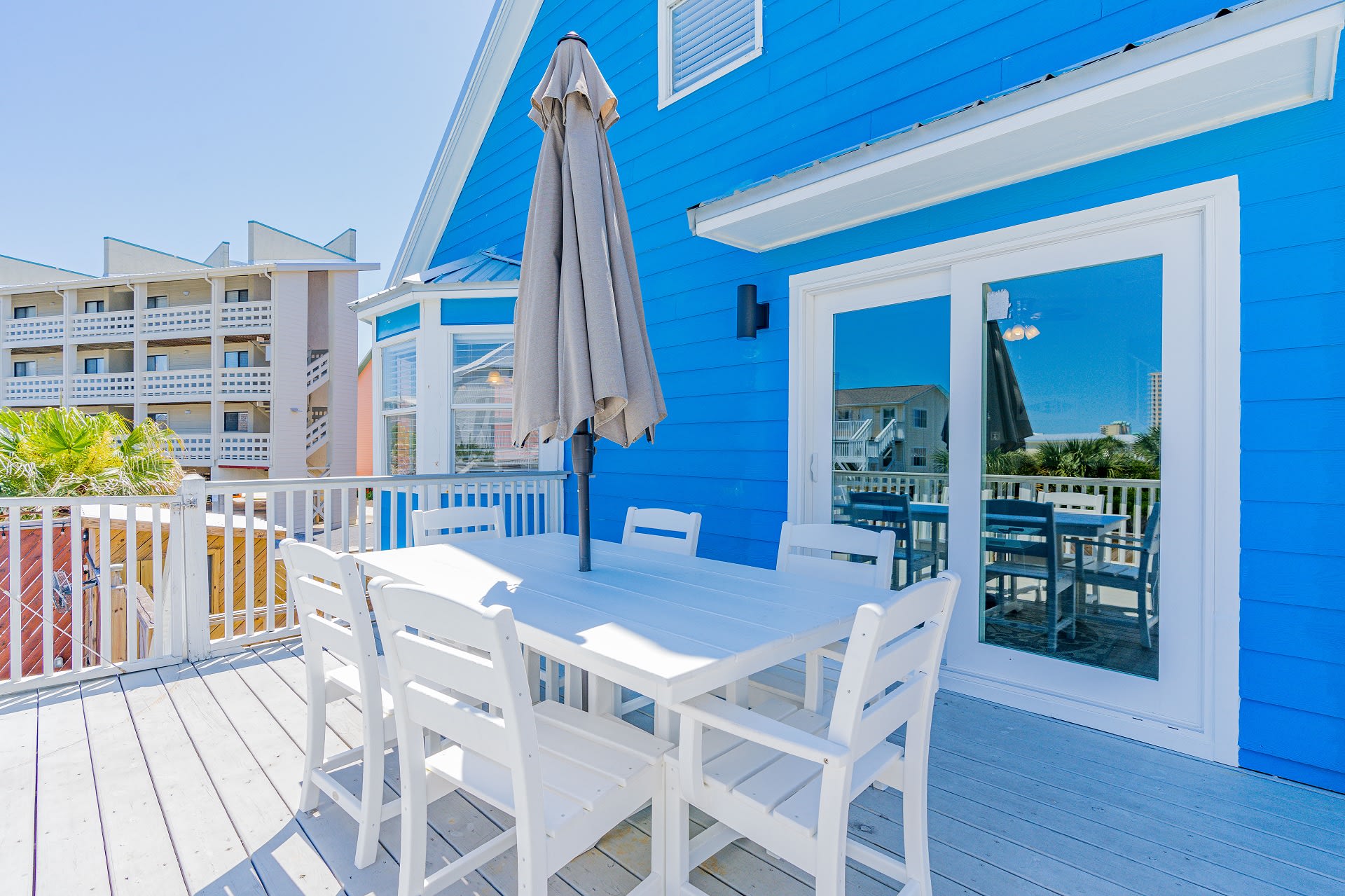 Blue Lagoon Outdoor Table Seats 6