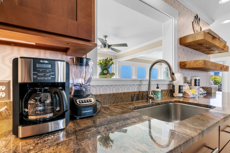 Laguna Beach Daze Drip Coffee Maker