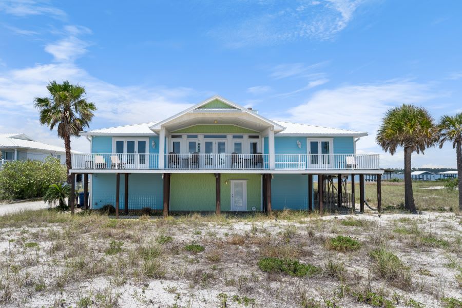 Laguna Beach Daze Exterior from West Beach Blvd.
