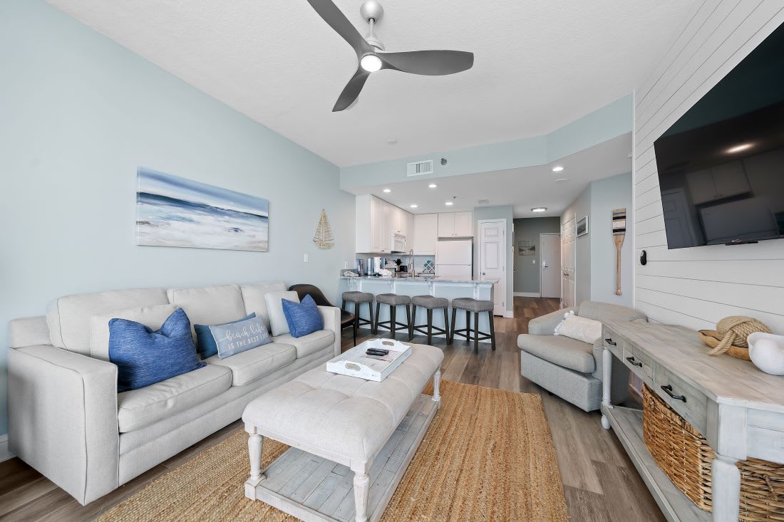 3 Lighthouse 1709 Living Room