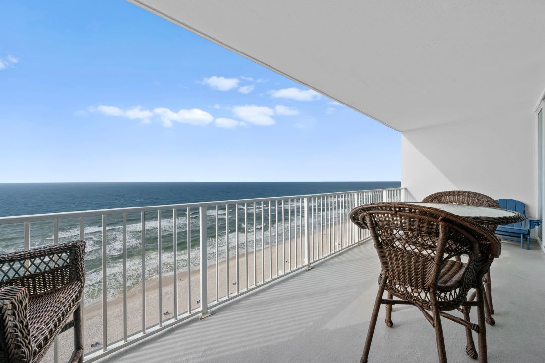 5 Lighthouse 1709 Balcony
