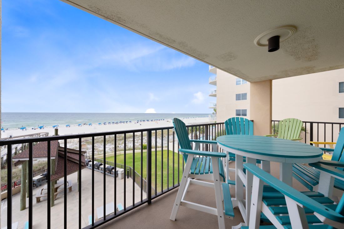 6 Phoenix I 1022 Balcony