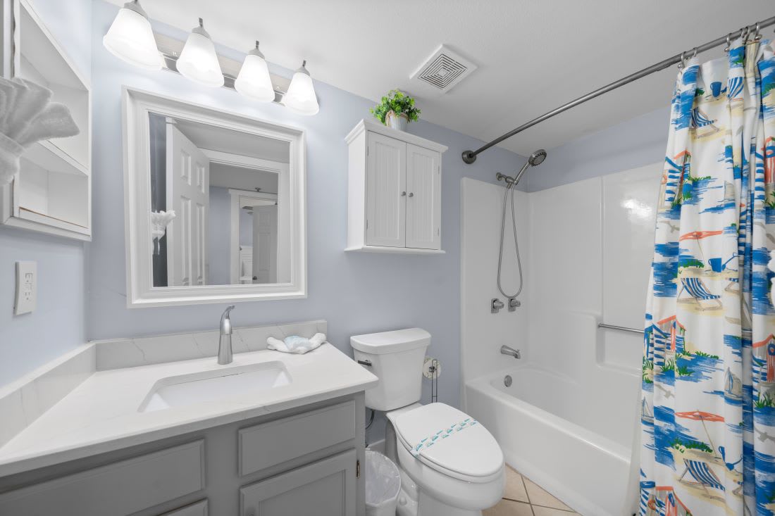 18 Phoenix I 1022 Bathroom 2