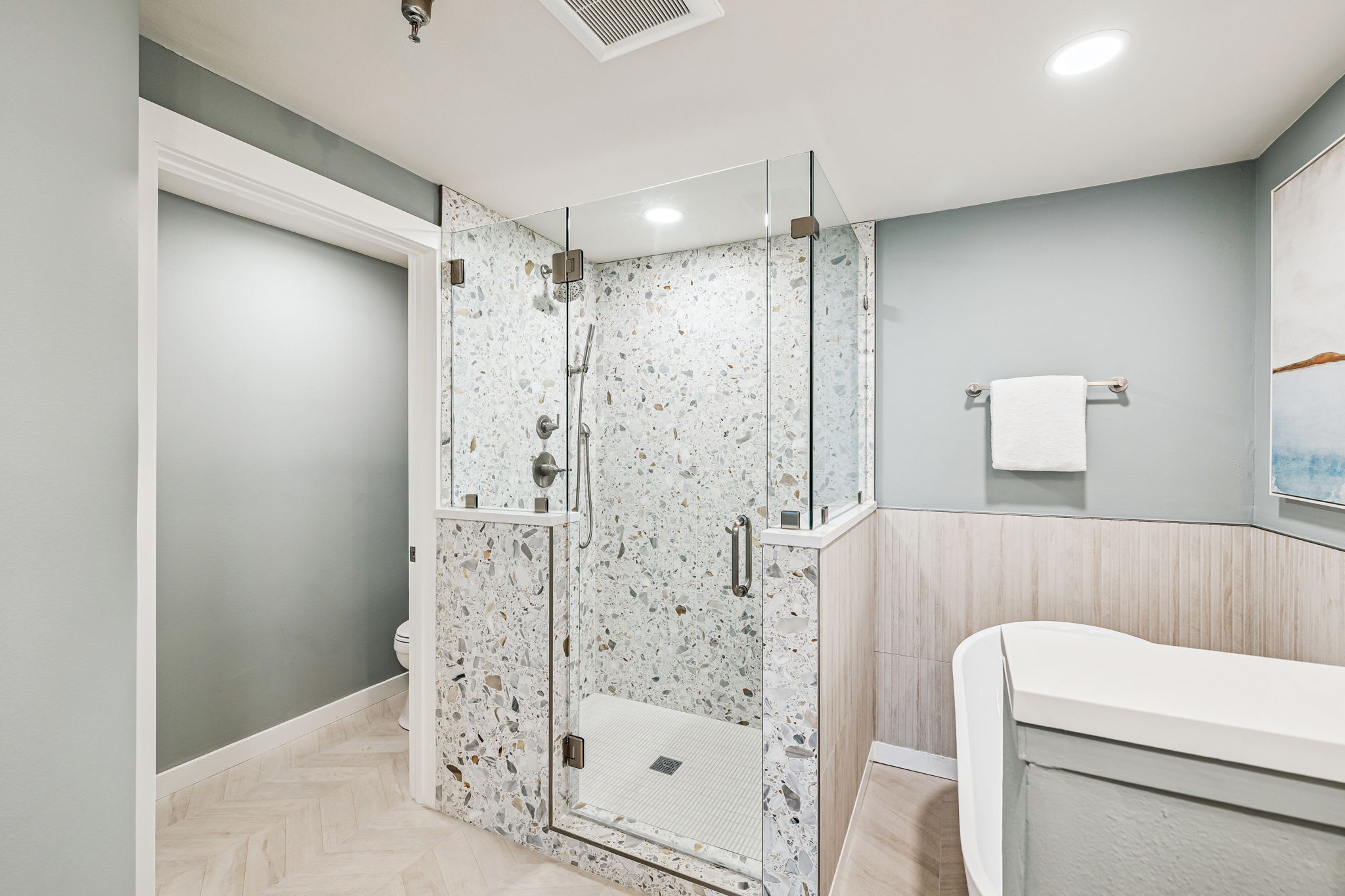 Primary King En-Suite - Walk-In Shower