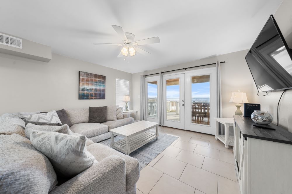 Bonhomme Richard East Living Room