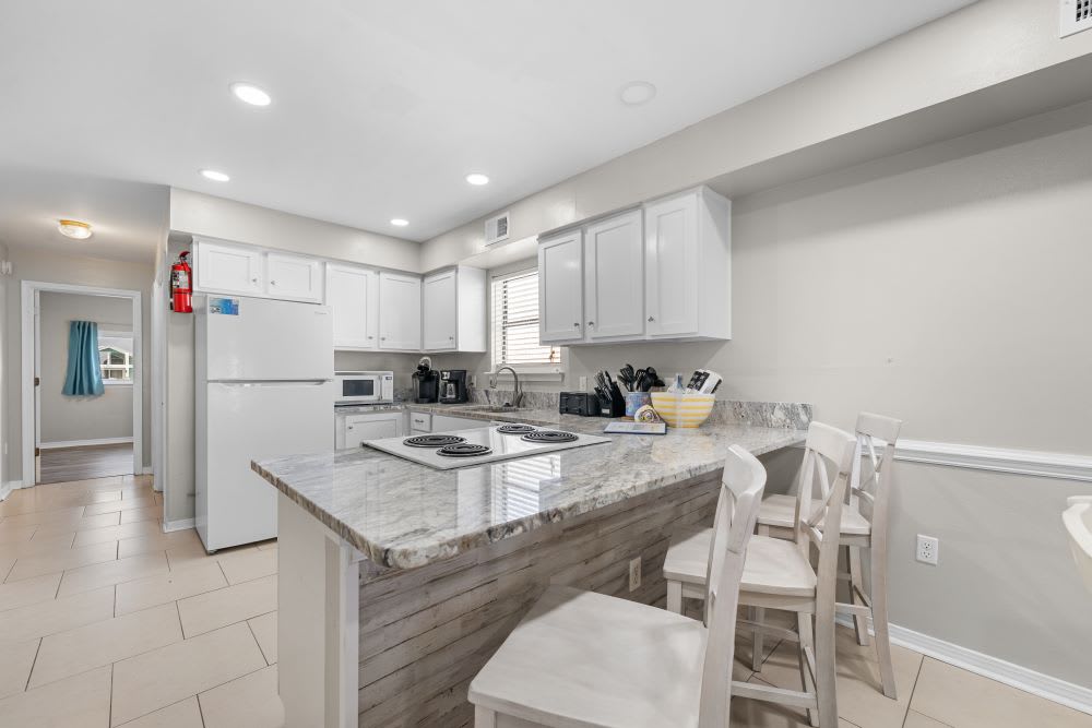 Bonhomme Richard East Kitchen Counter Seats 3