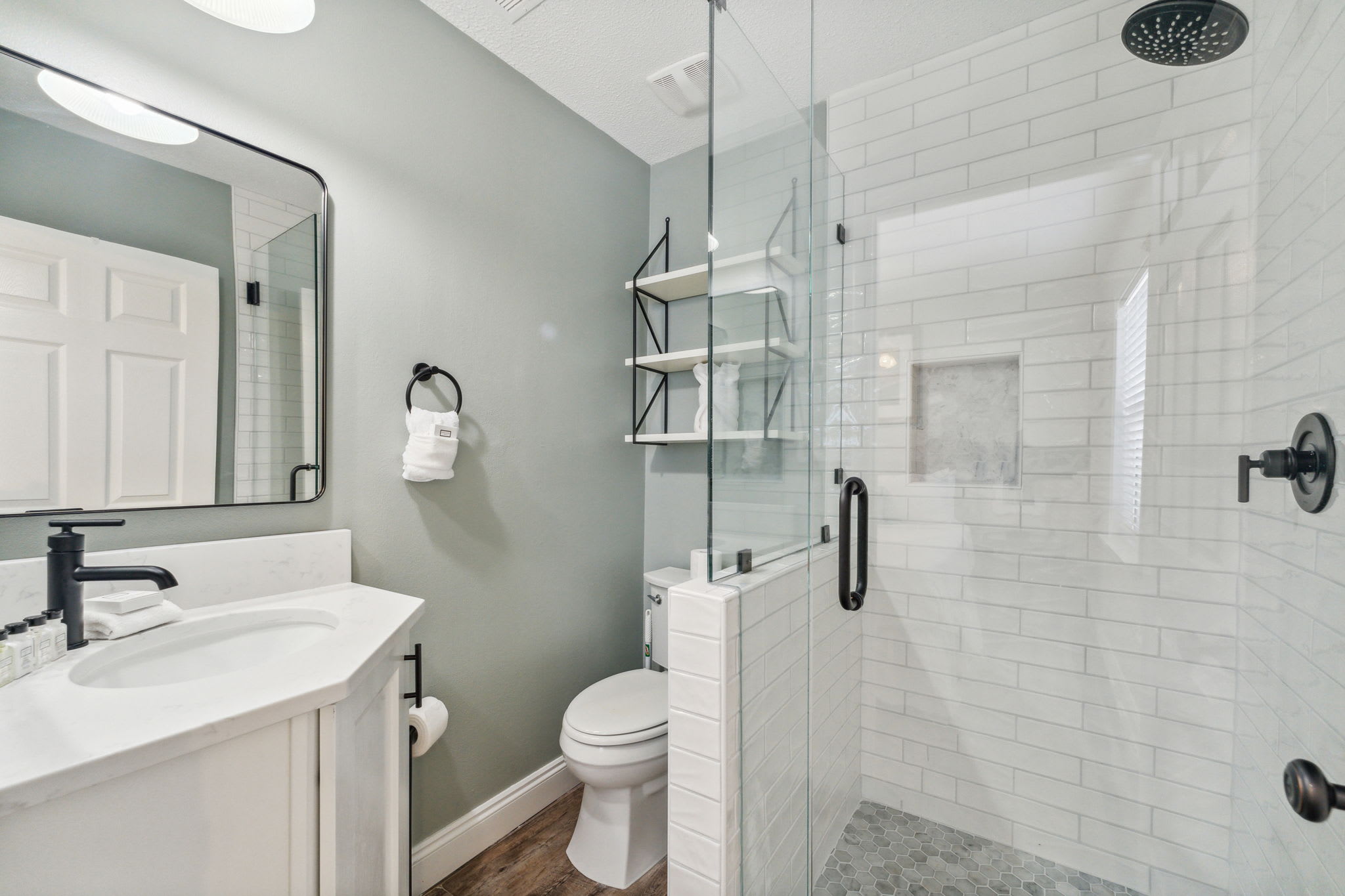 Primary En Suite - Walk In Shower & Single Vanity