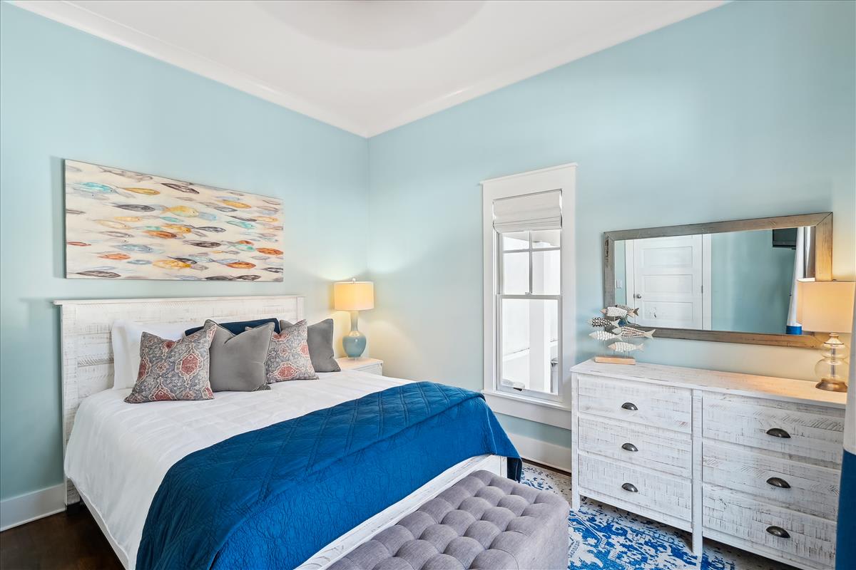 1st Floor - Queen Guest Suite