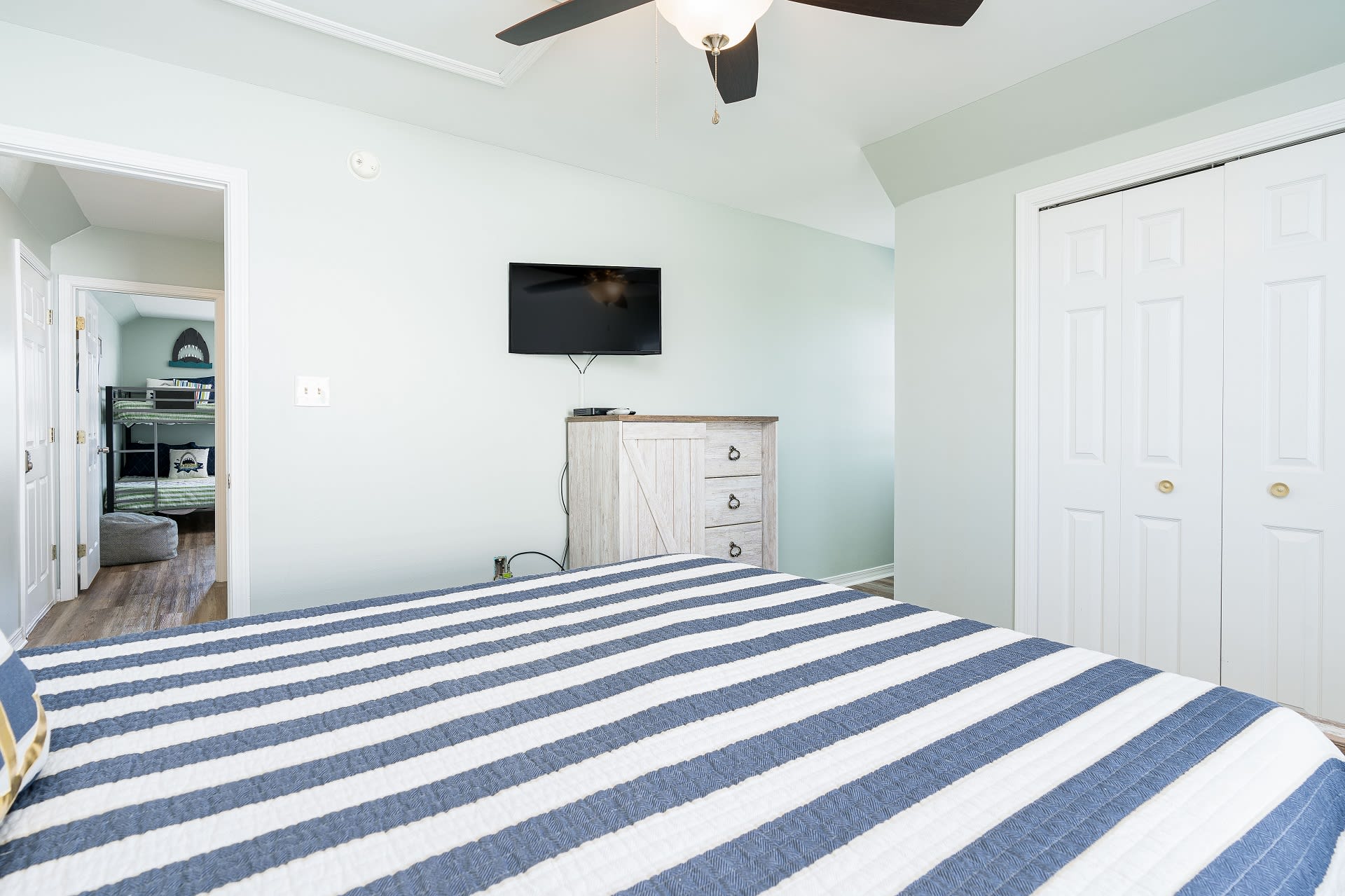 Endless Summer Bedroom 2