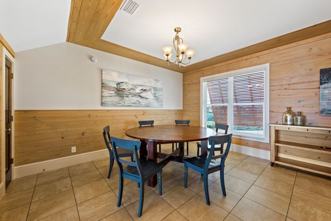 Summer Salt 3 Dining Area