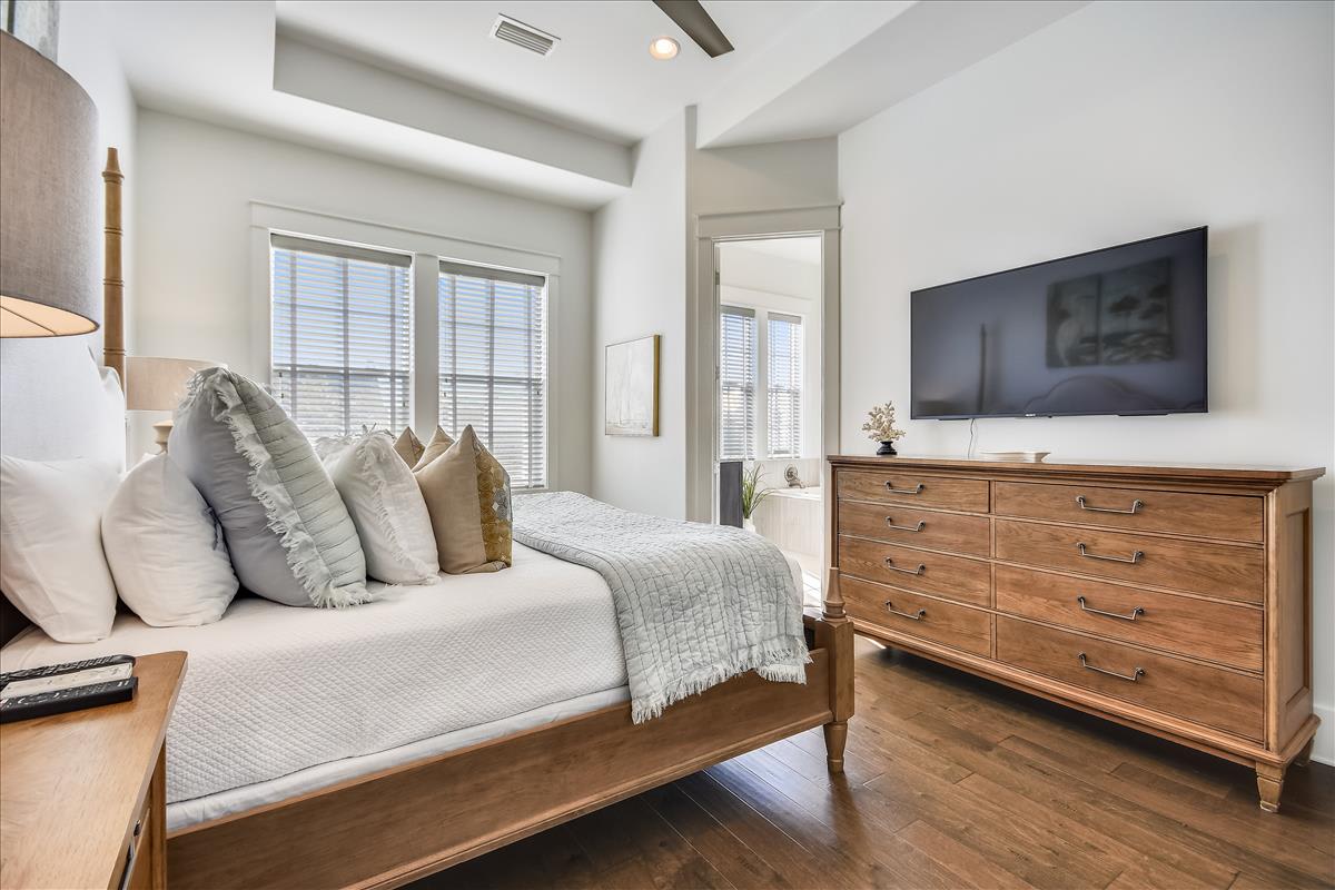 3rd Floor Primary Suite - Private En Suite