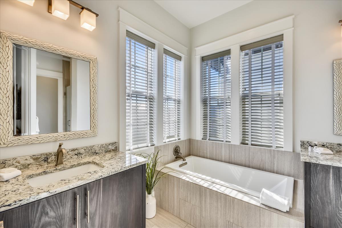 3rd Floor Primary En Suite - Separate Soaking Tub & Dual Vanities