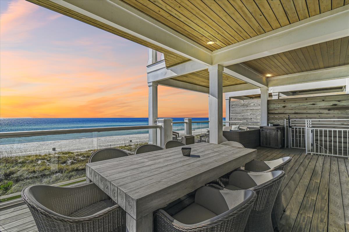 Dine Al Fresco on the 2nd Floor Balcony!