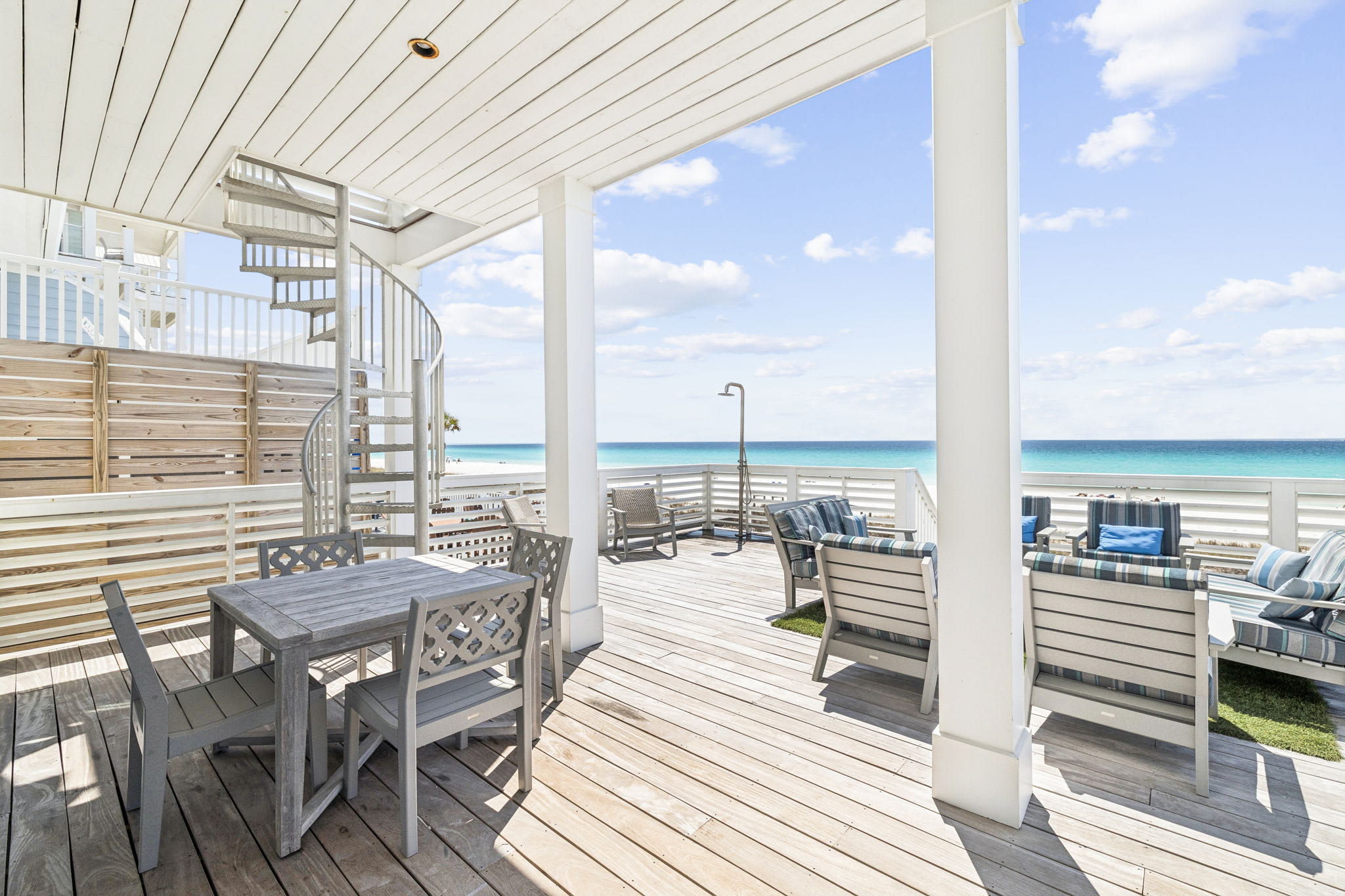 Enjoy Al Fresco Dining for 4