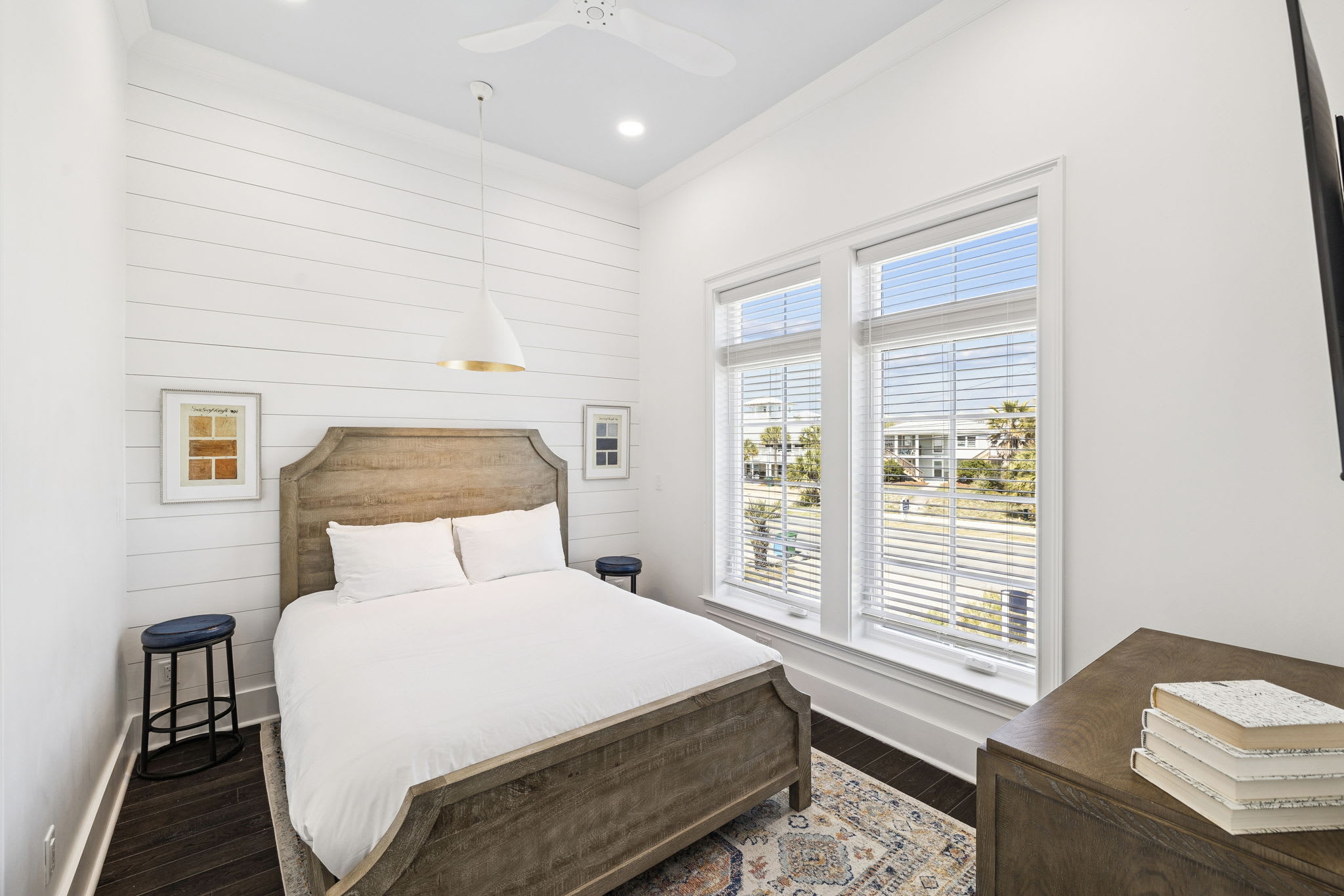 2nd Floor - Queen Guest Suite