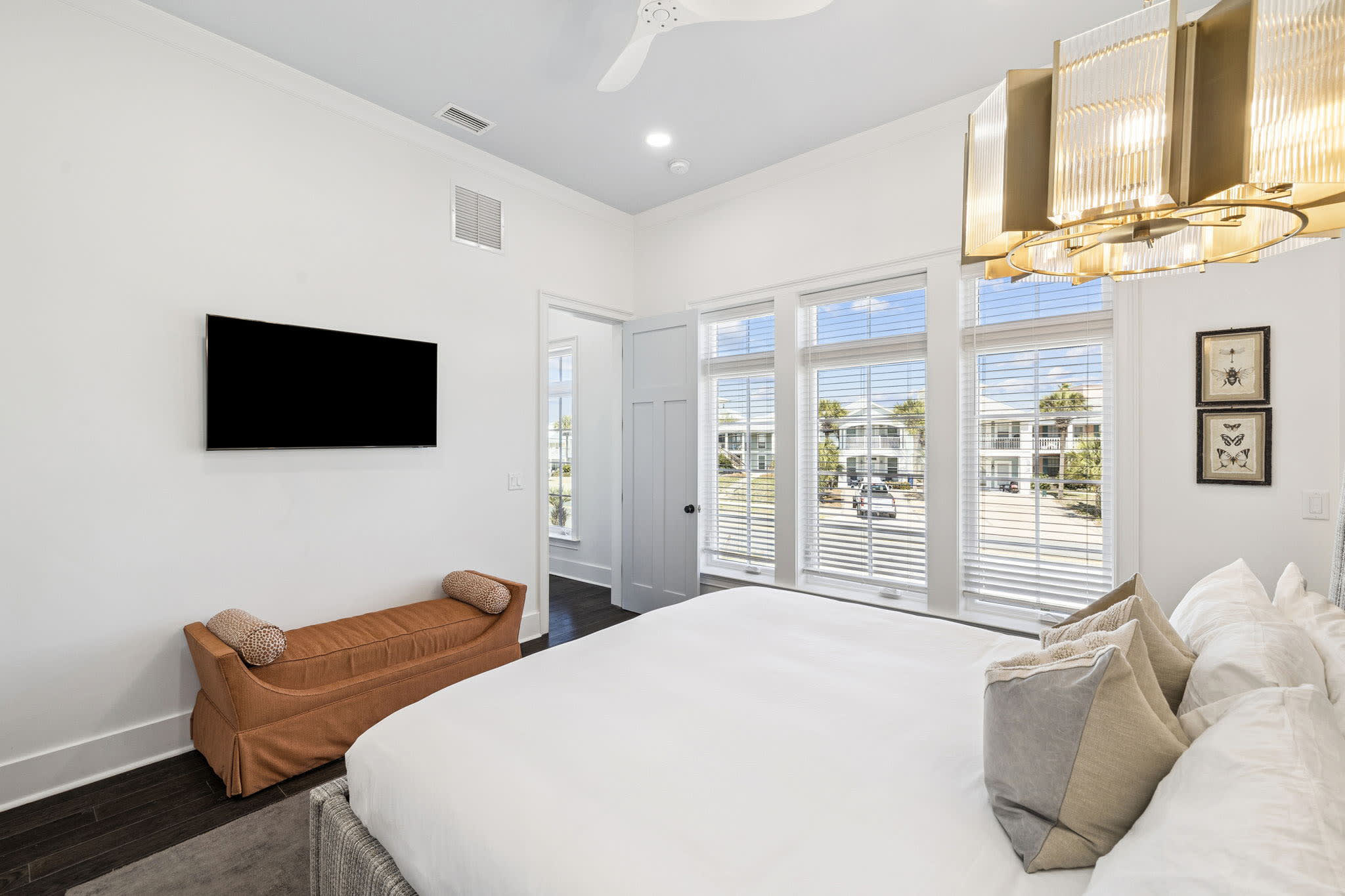 King Guest Suite - Equipped with a Flat-Screen TV