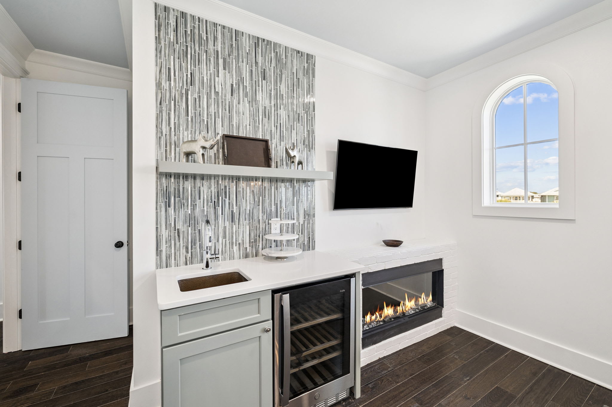 King Guest Suite - Wet Bar Featuring a Wine Cooler + Electric Fireplace & Flat-Screen TV