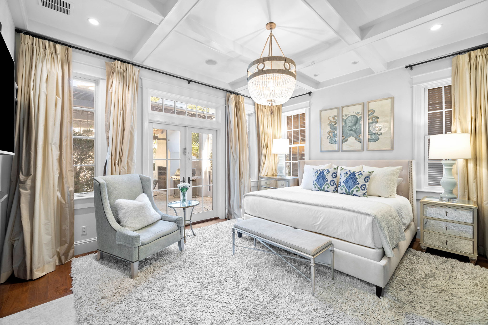 1st Floor Primary Suite - Large King Suite