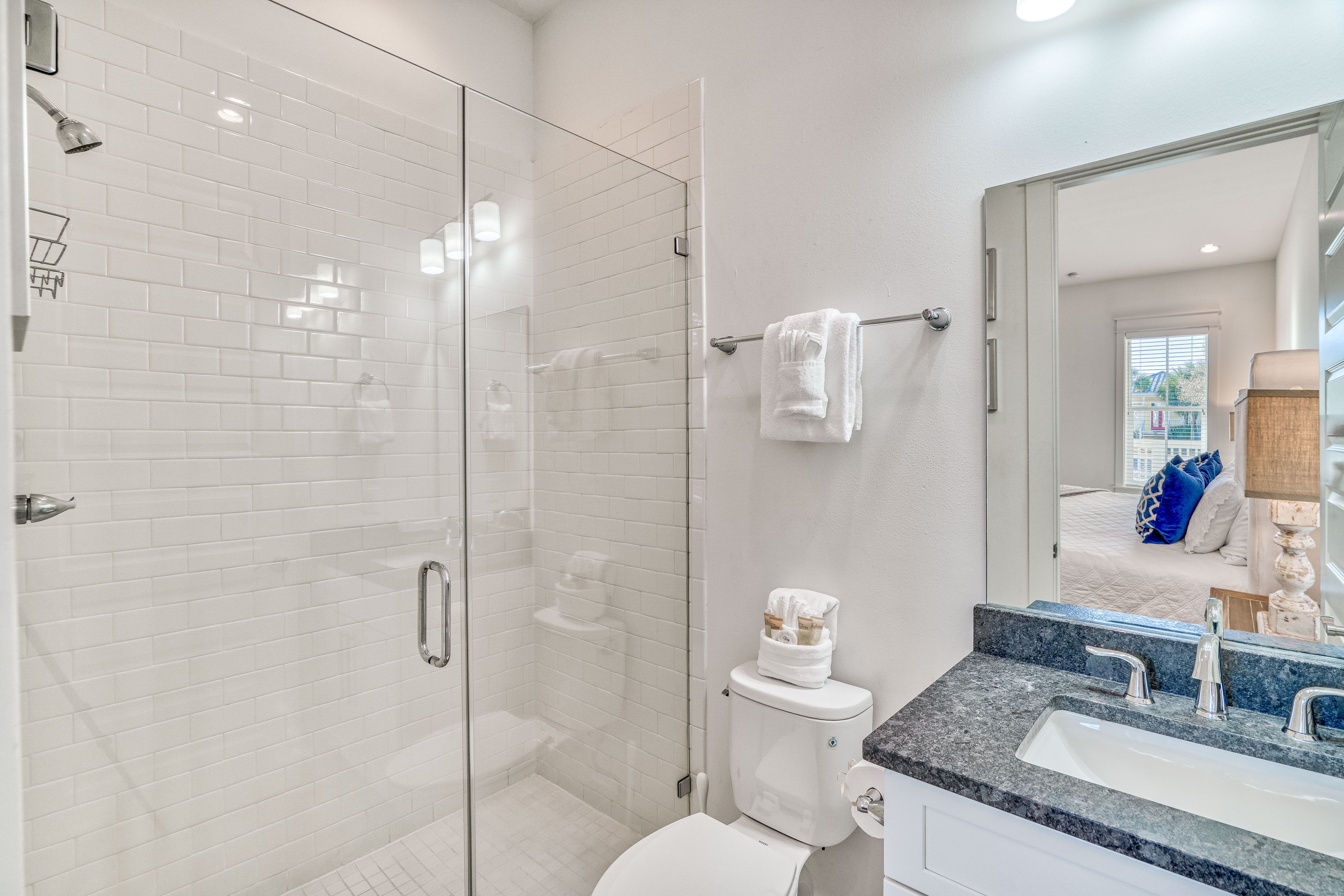 King Guest En-Suite - Single Vanity & Walk-In Shower