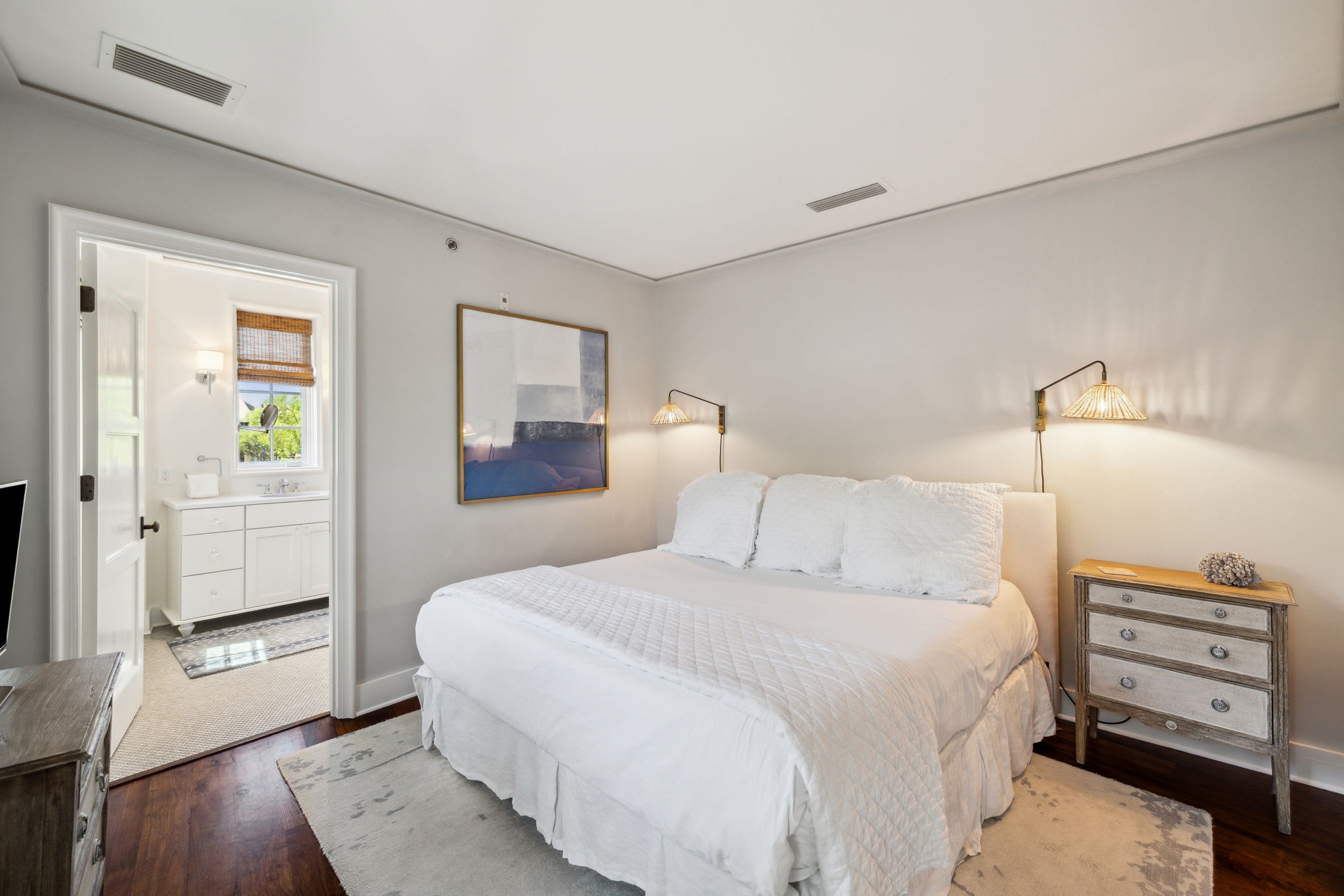 King Guest Suite - Private En-Suite Access