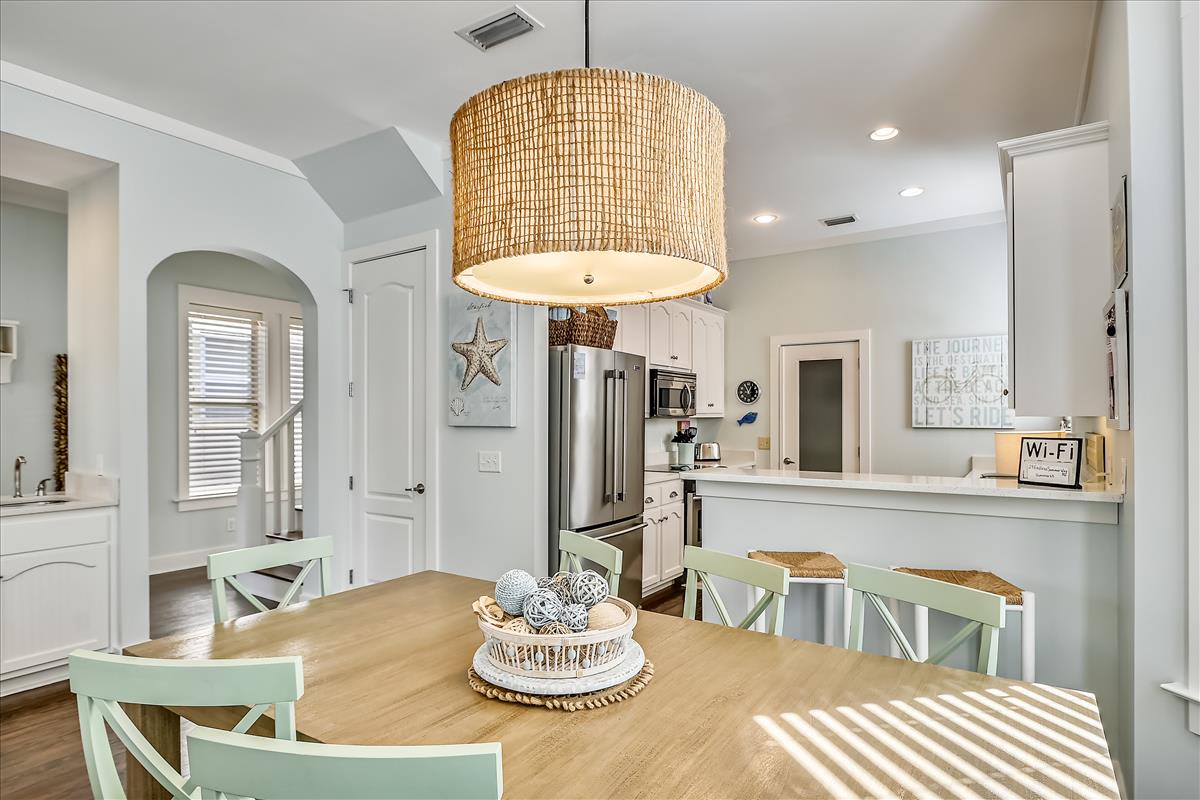 Dining - Complete with a Wet Bar