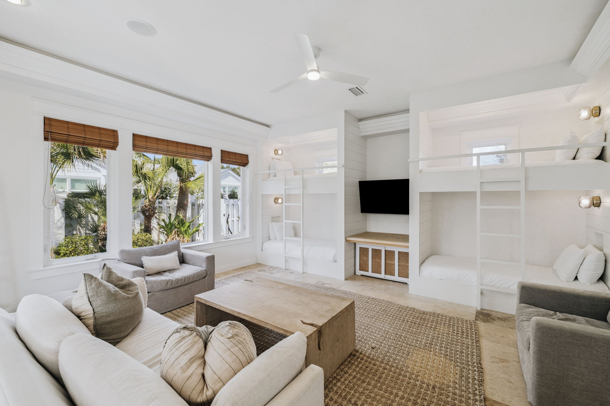 Spacious Twin Bunk Room - Perfect for Kids!