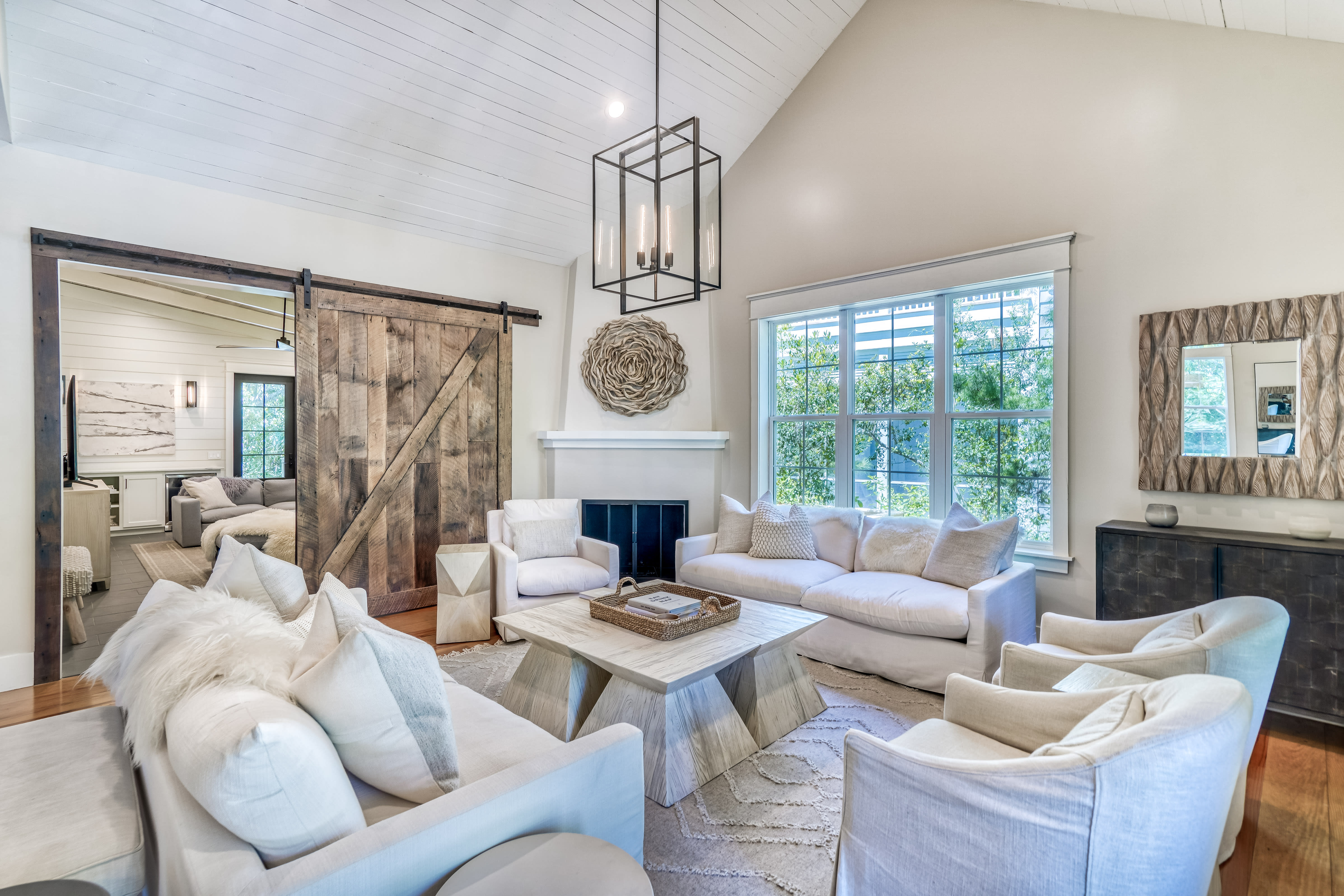 Cozy Living Area with Ample Seating