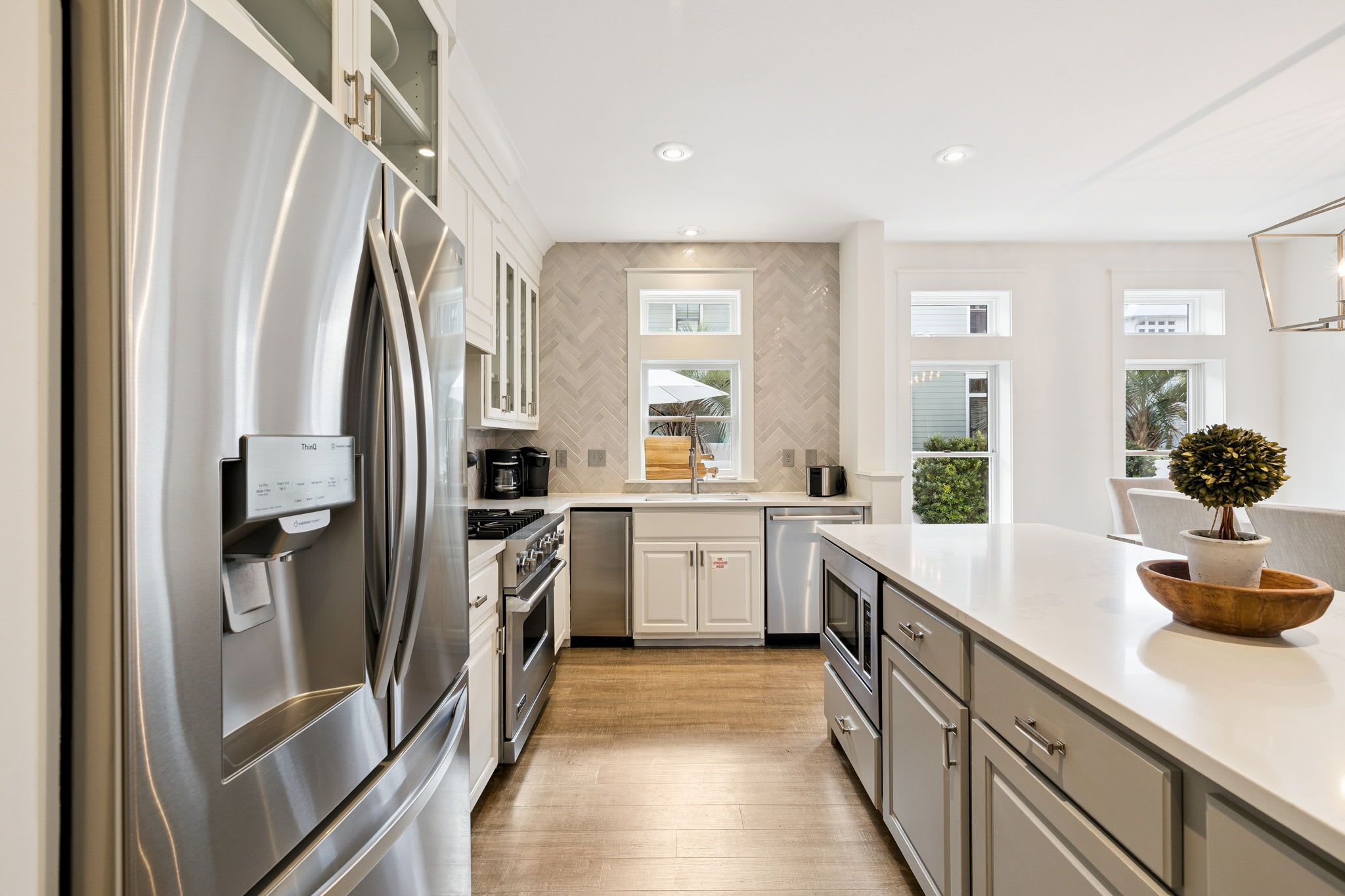 Chef's Kitchen - Equipped with Stainless Steel Appliances