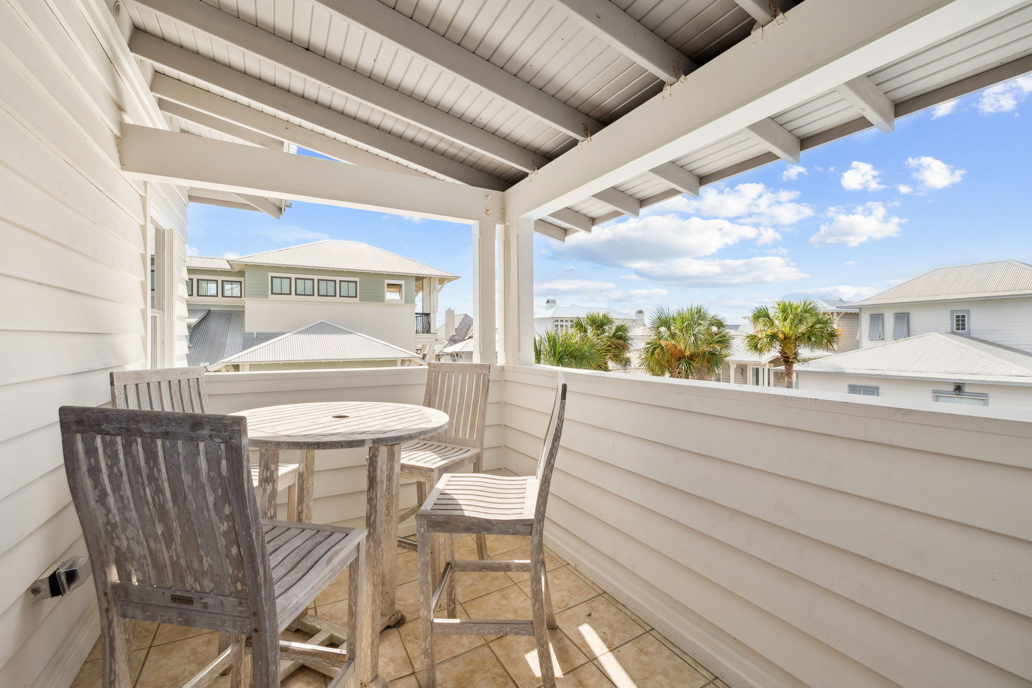 3rd Floor Balcony - Offering Al Fresco Dining for 4