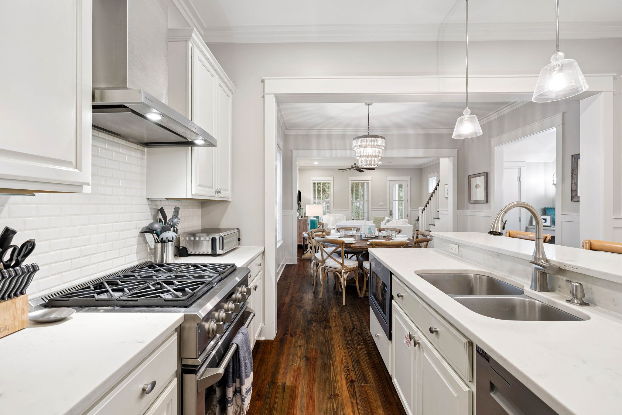 Fully Equipped with Stainless Steel Appliances