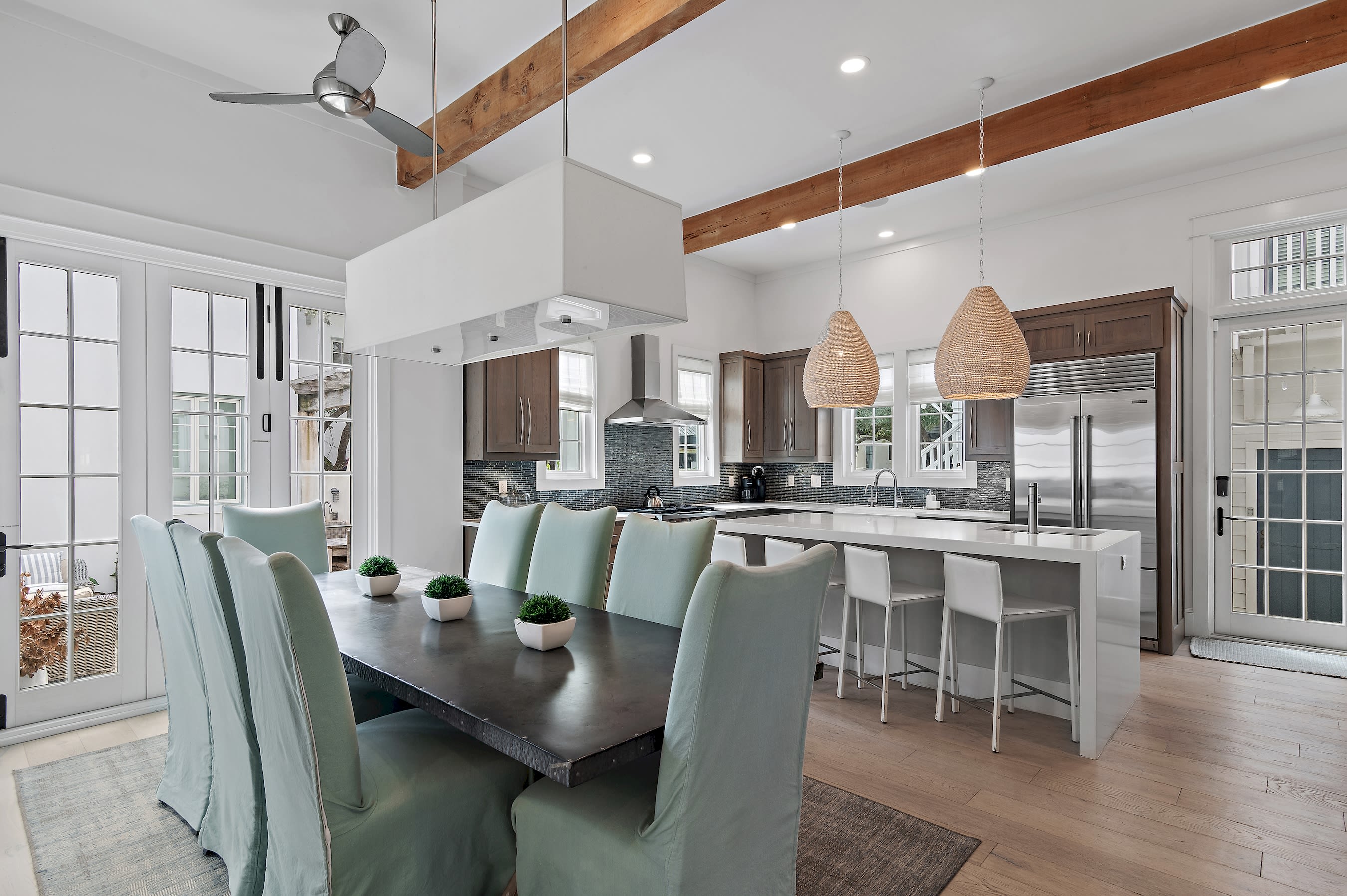 Large Dining Area with Seating for 8