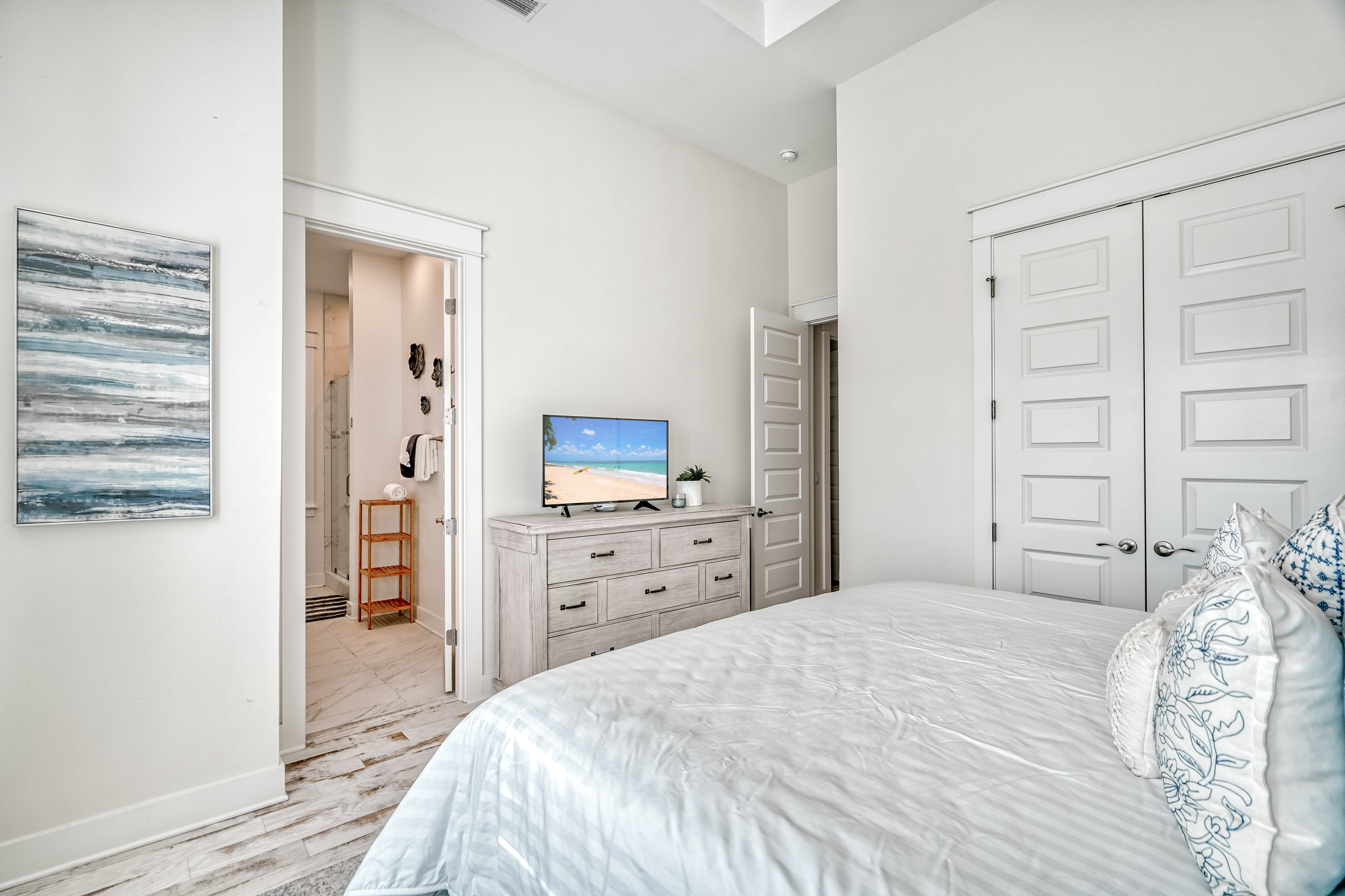 Primary King Suite - Equipped with a Flat-Screen TV