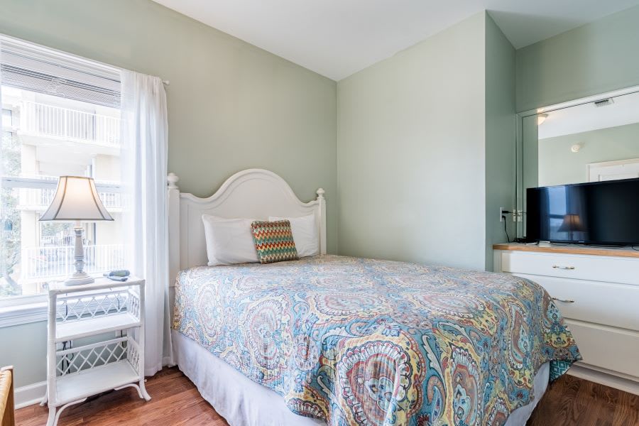 On Golden Pond 8A Bedroom 2