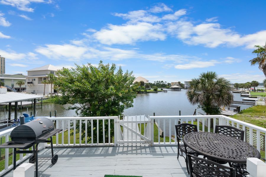 Sunset Daze Outdoor Grill & Outdoor Dining