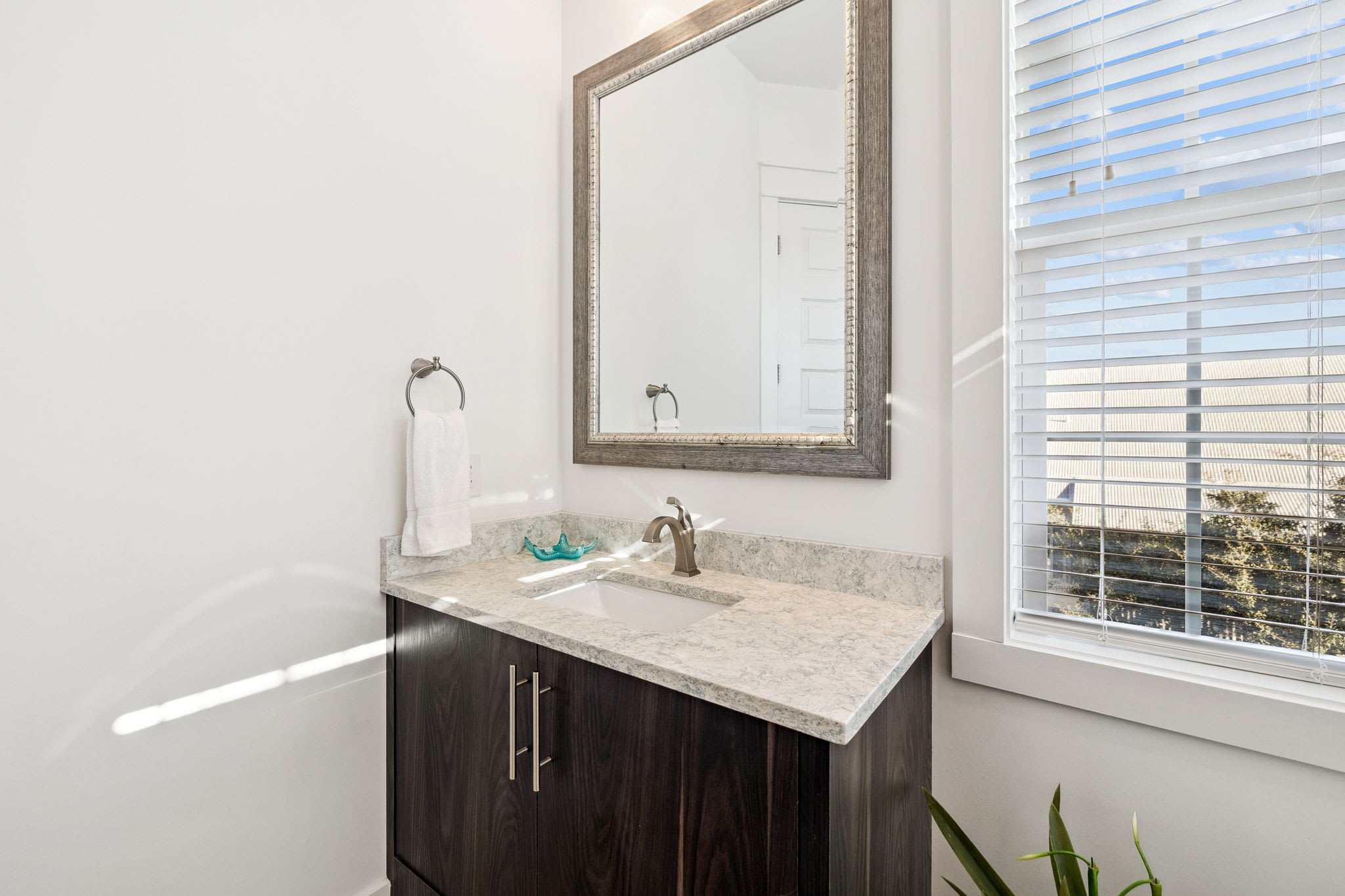 Primary King En-Suite - Dual Vanities