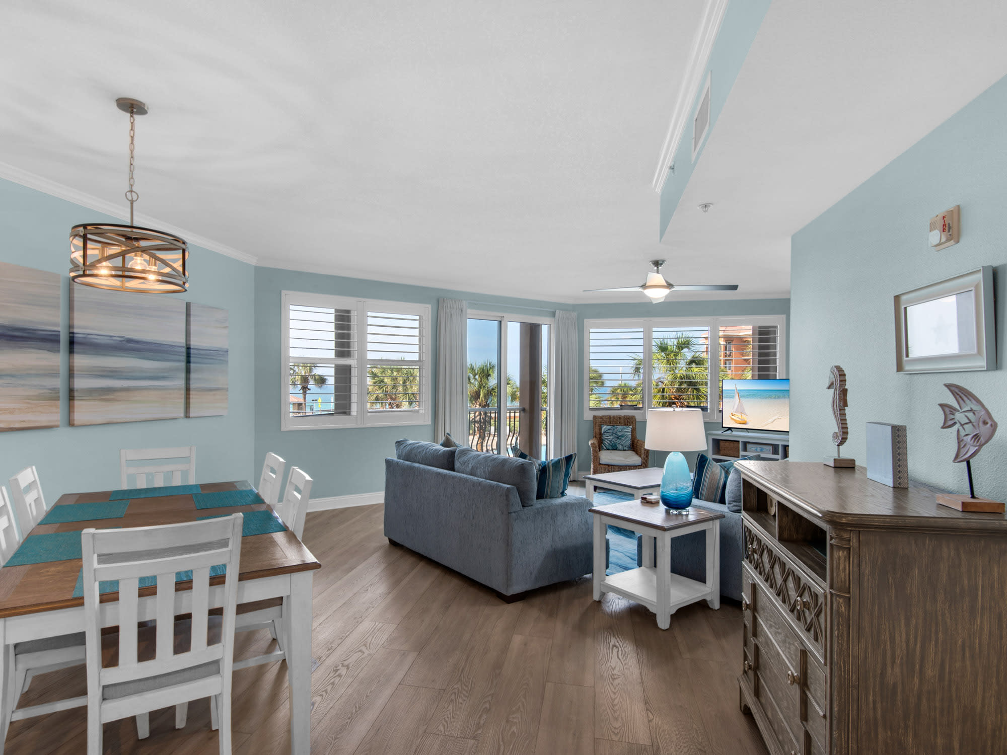 Open Kitchen Dining and Living Area's