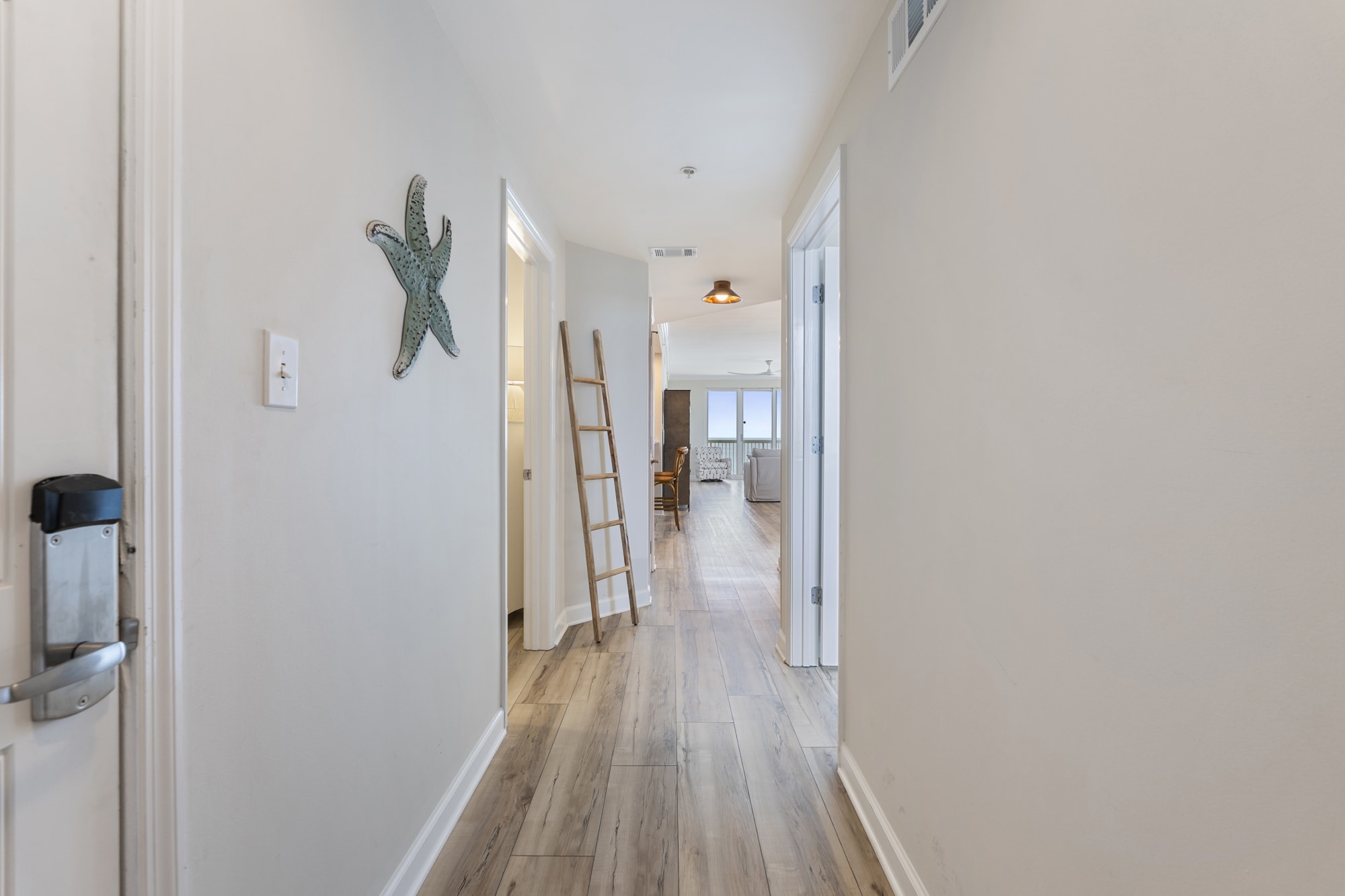 Elegant Coastal Entry