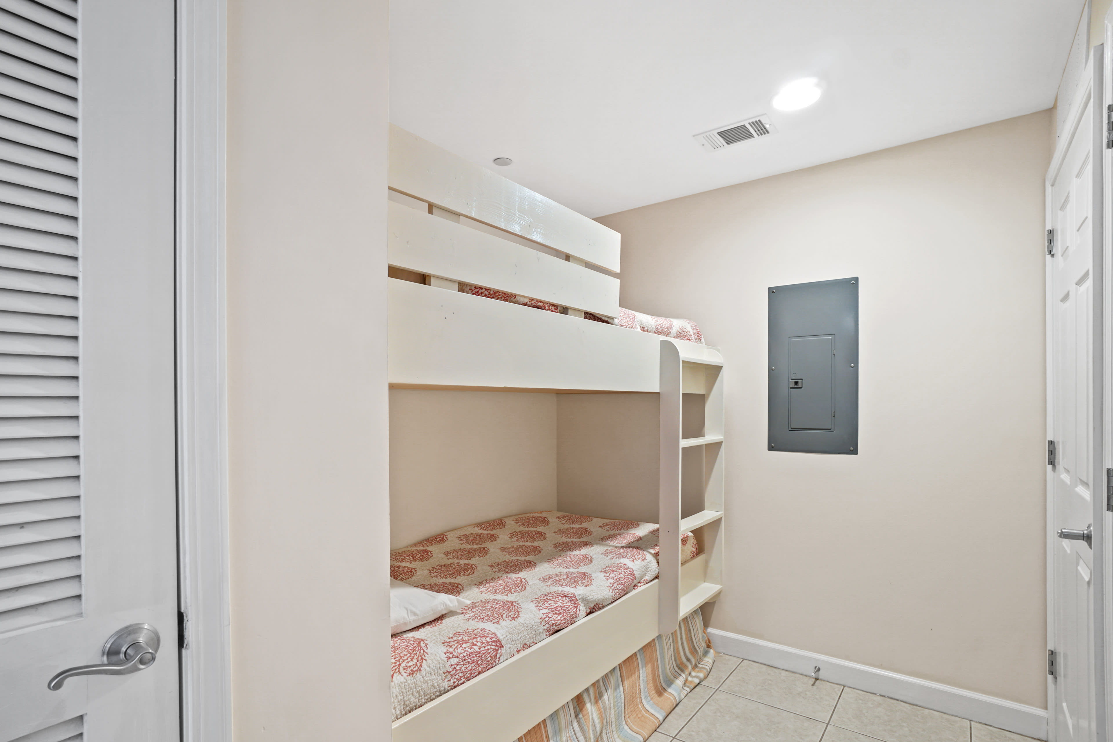 Serene Oceanview Escape