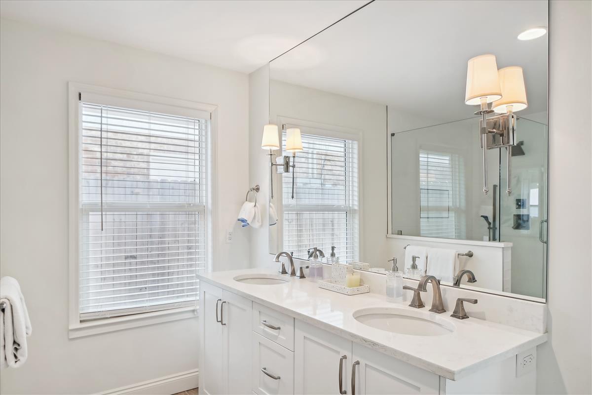 Spa-Like Bath Retreat