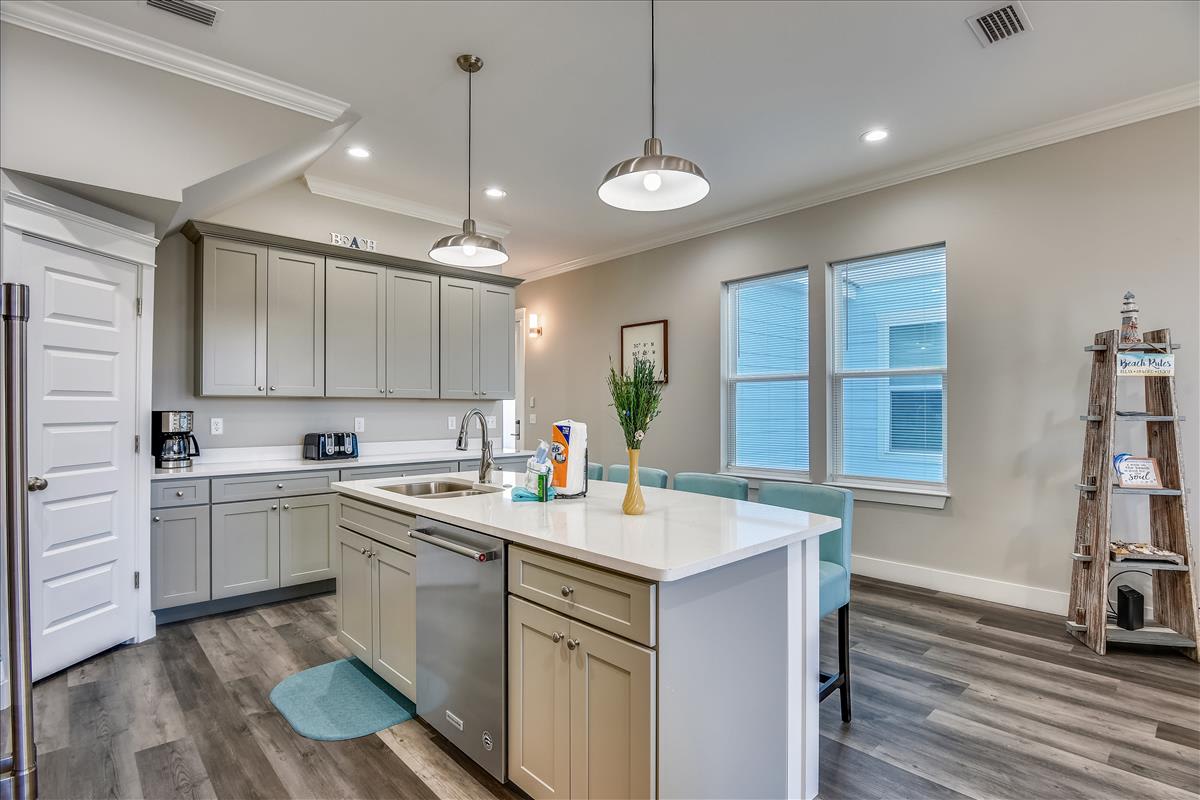 Main Level-Kitchen Island