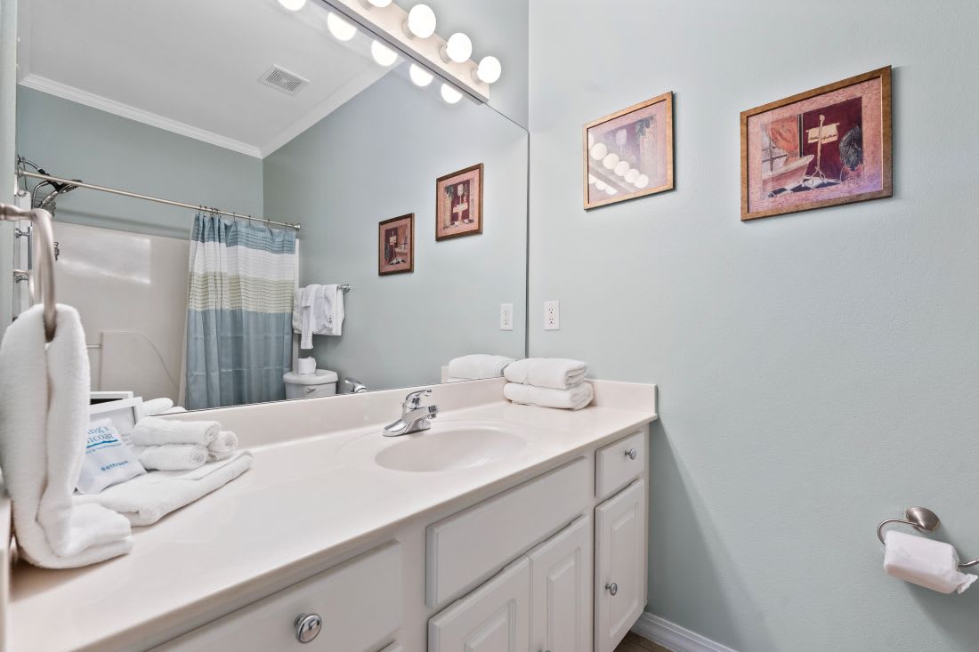 14 OB Villas Dockside Primary Bathroom