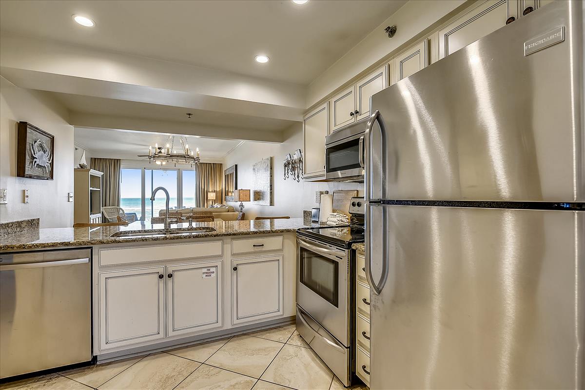 Fully Equipped  & Spacious Kitchen