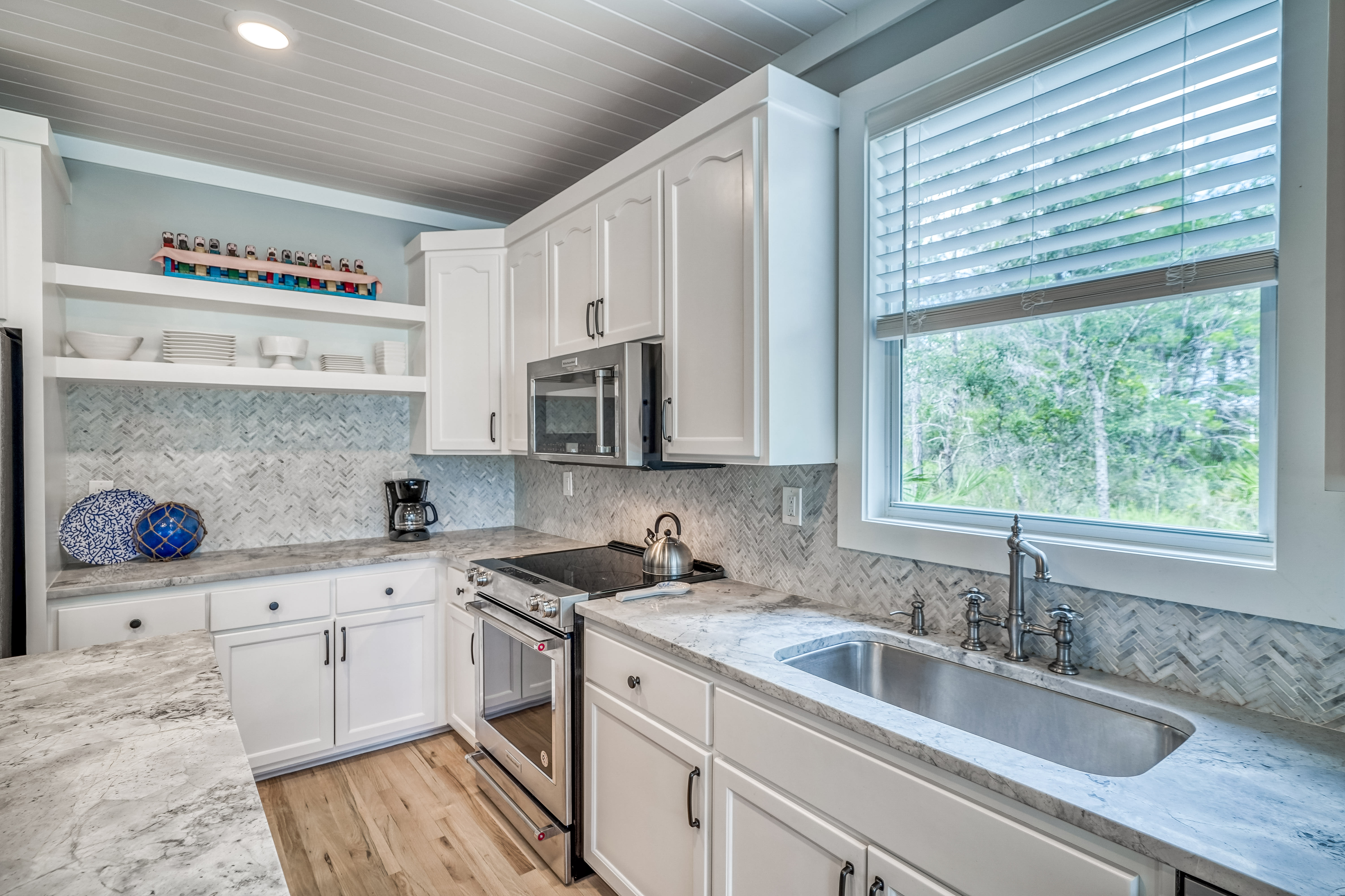 Kitchen - Complete with a Gas Range