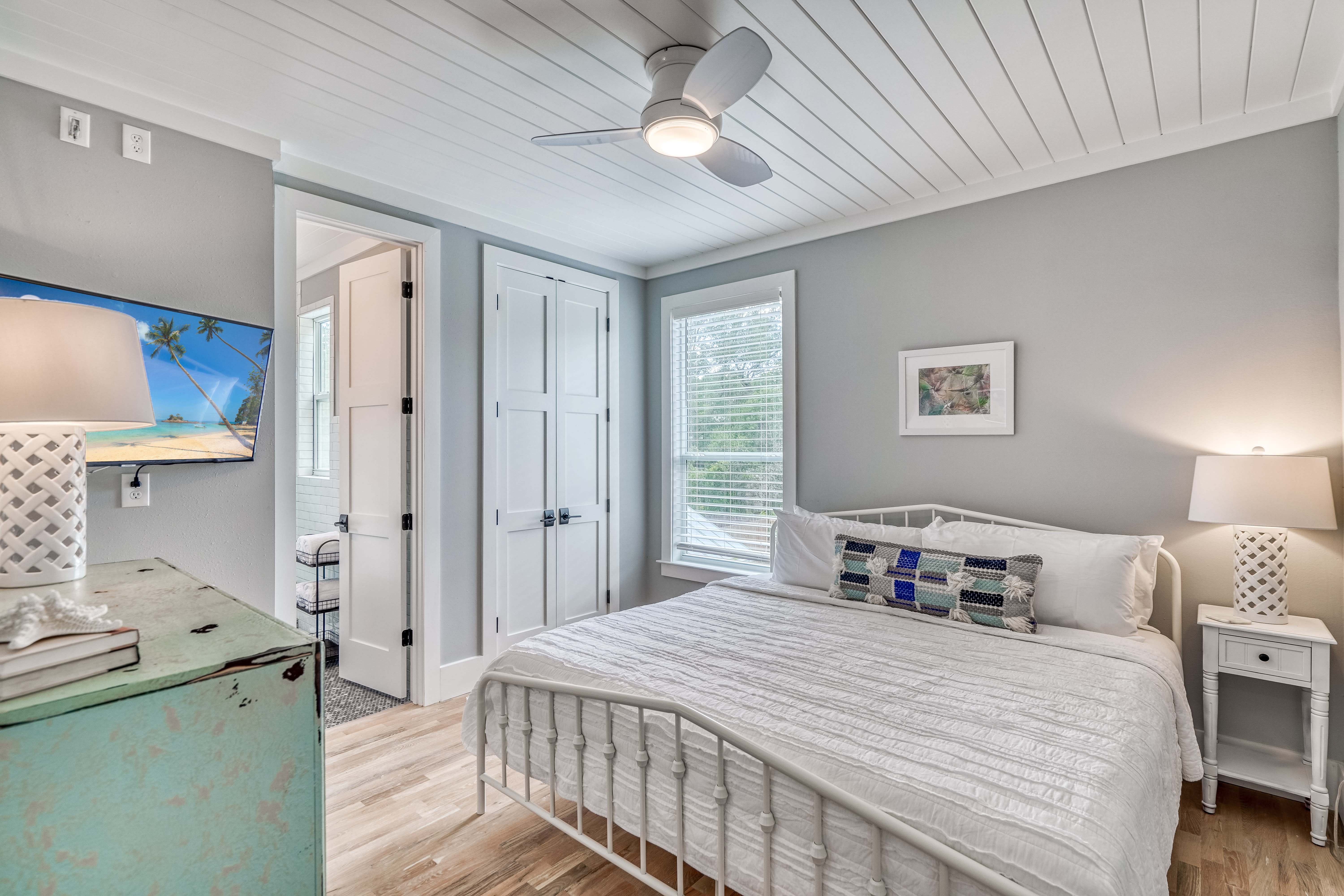 Additional 2nd Floor Primary Suite - Furnished with a King Size Bed