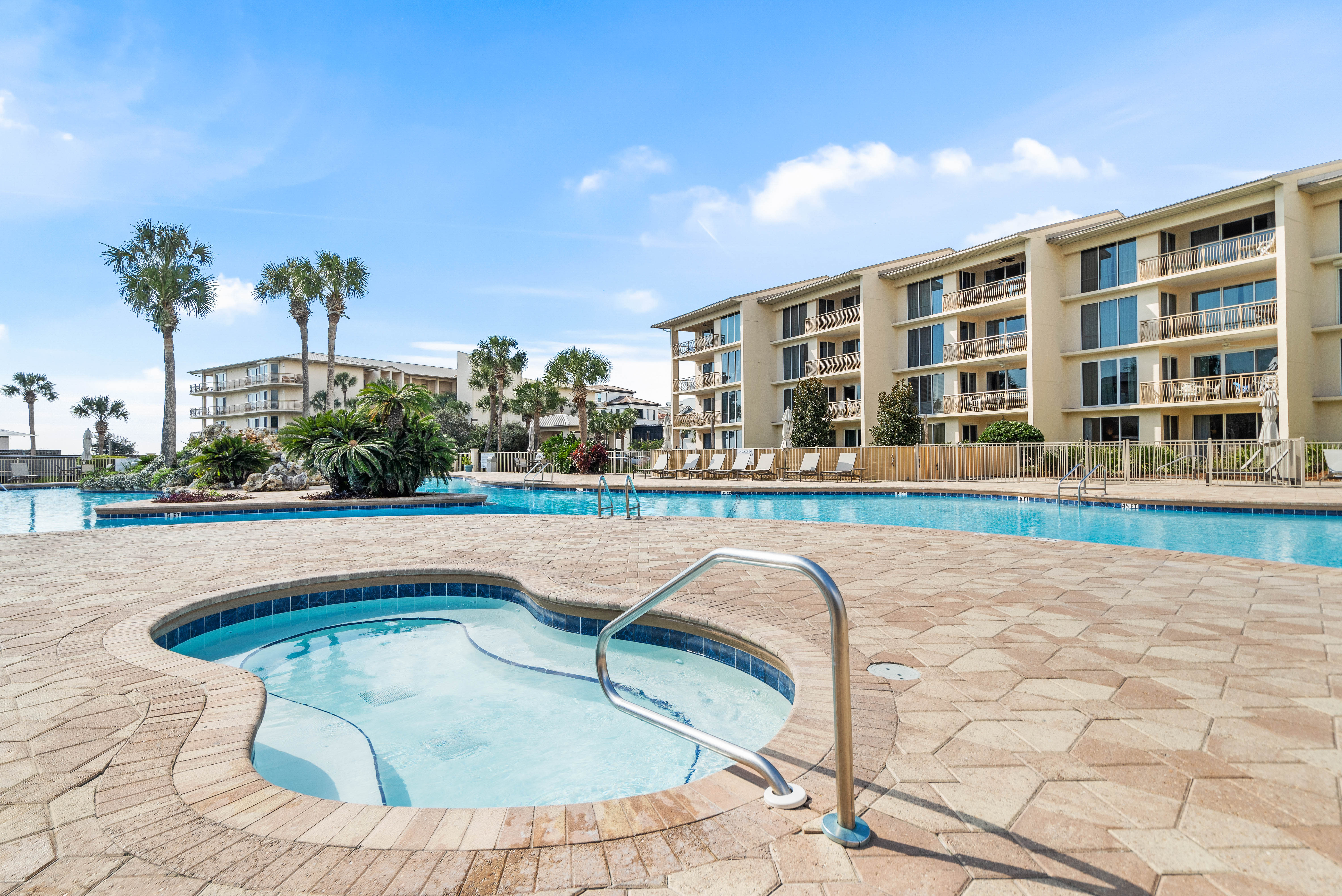 Hot Tub at Lagoon Pool